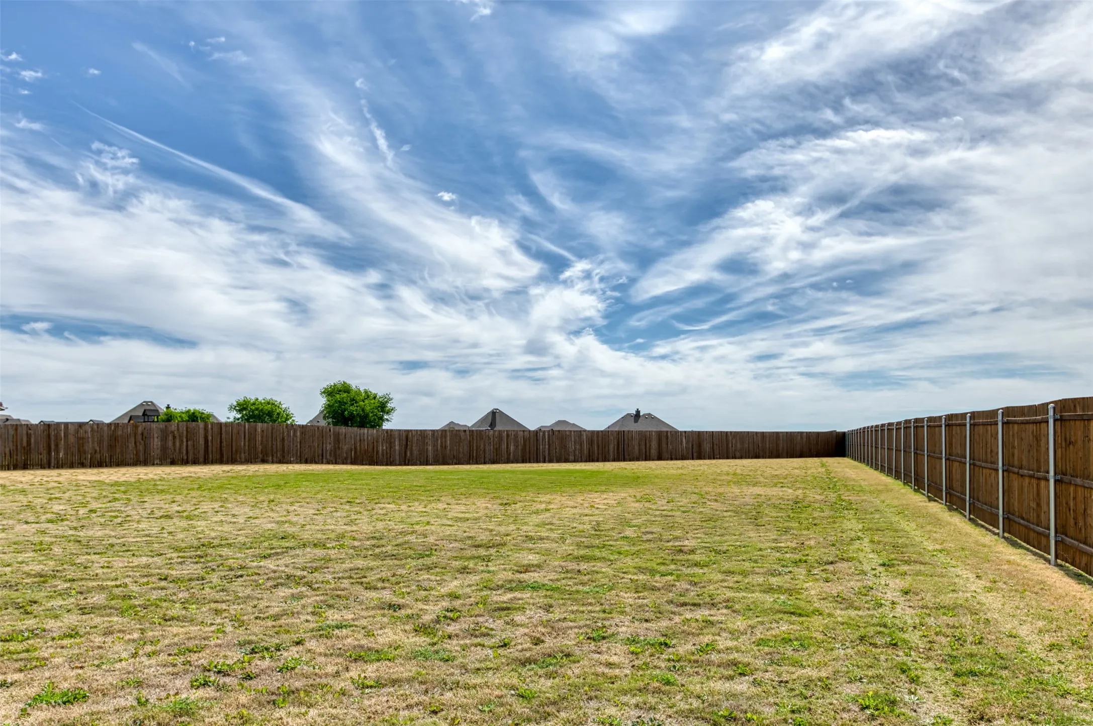 Single Family Residence For Sale in Johnson County , 12701 Cactus Court, Godley, Texas 76044, 5 Bedroom, 5 Bathroom, 3 Garage spaces, 4,040 Sqft, built in 2023, mls#21237571, Real Estate Agent in Godley, Homes For Sale in Johnson county, Homes For Sale in Godley, Realtor in Godley Texas, Real Estate Brokerage Independent Realty Texas, Luminita Cordes Realtor