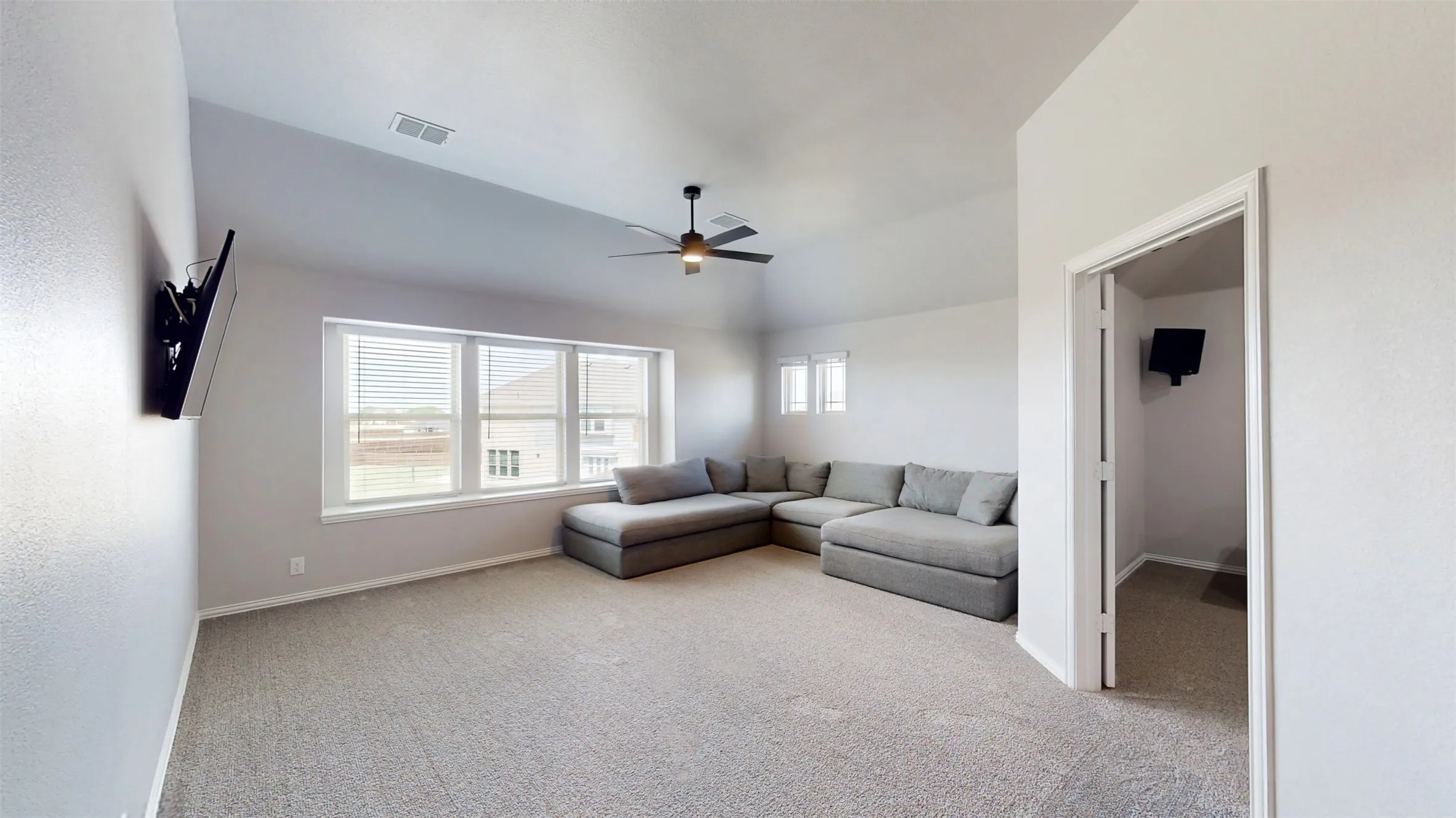 Single Family Residence For Sale in Johnson County , 12701 Cactus Court, Godley, Texas 76044, 5 Bedroom, 5 Bathroom, 3 Garage spaces, 4,040 Sqft, built in 2023, mls#21237571, Real Estate Agent in Godley, Homes For Sale in Johnson county, Homes For Sale in Godley, Realtor in Godley Texas, Real Estate Brokerage Independent Realty Texas, Luminita Cordes Realtor