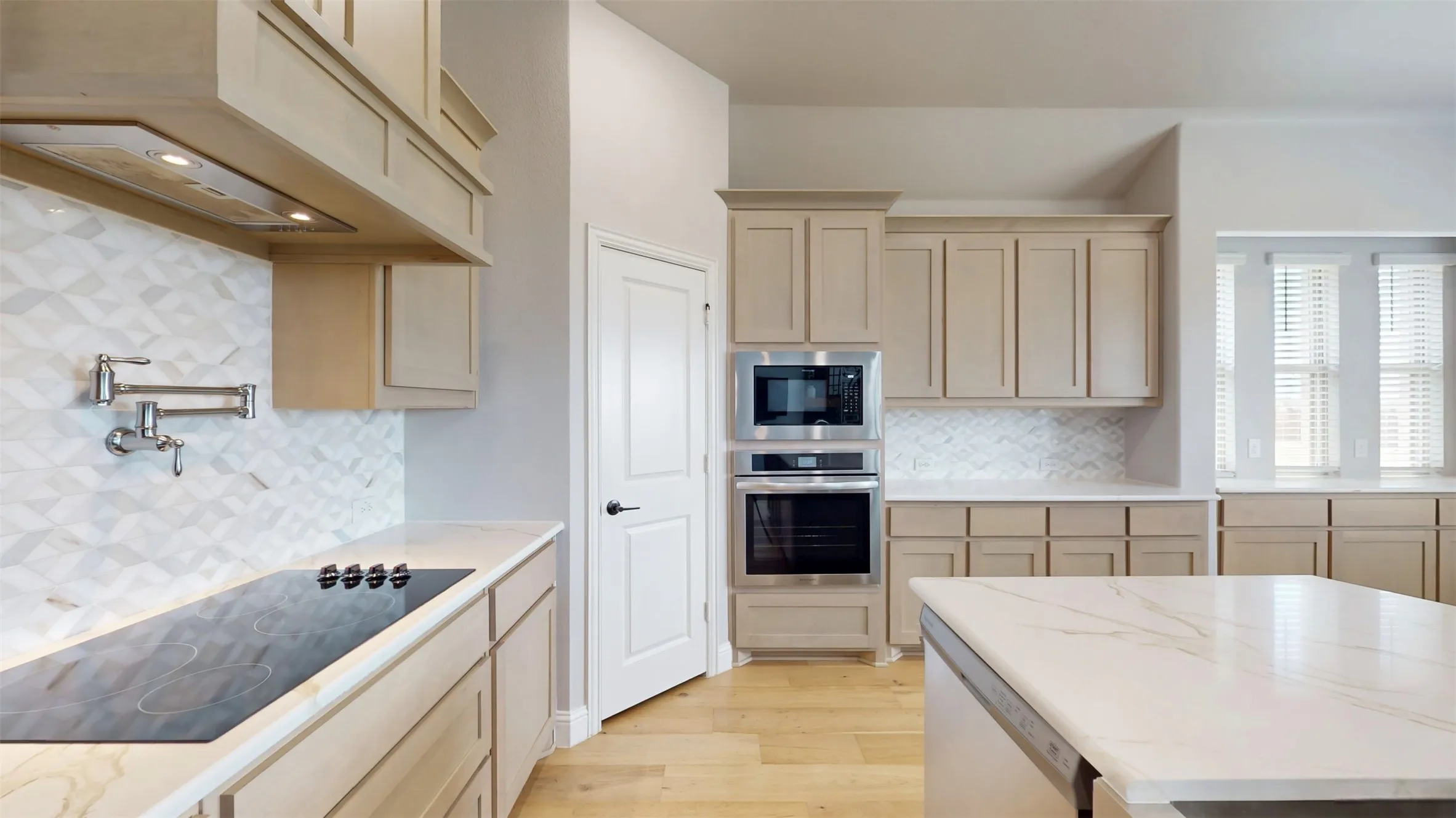 Single Family Residence For Sale in Johnson County , 12701 Cactus Court, Godley, Texas 76044, 5 Bedroom, 5 Bathroom, 3 Garage spaces, 4,040 Sqft, built in 2023, mls#21237571, Real Estate Agent in Godley, Homes For Sale in Johnson county, Homes For Sale in Godley, Realtor in Godley Texas, Real Estate Brokerage Independent Realty Texas, Luminita Cordes Realtor