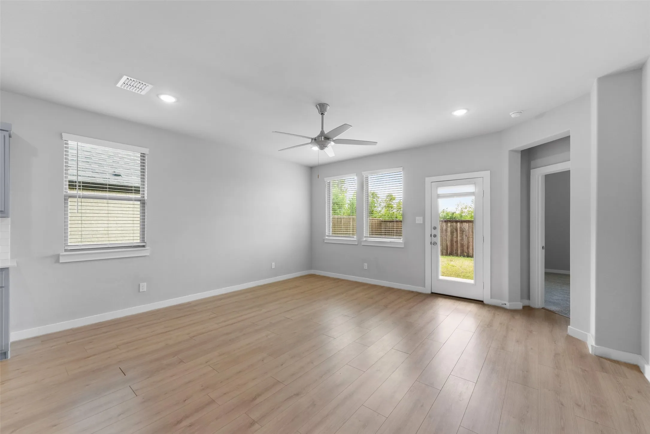 Single Family Residence For Sale in Kaufman County , 124 Mandarin Street, Forney, Texas 75126, 4 Bedroom, 3 Bathroom, 2 Garage spaces, 2,386 Sqft, built in 2022, Price $323,900, mls#21227639, Real Estate Agent in Forney, Homes For Sale in Kaufman county, Homes For Sale in Forney, Realtor in Forney Texas, Real Estate Brokerage Independent Realty Texas, Luminita Cordes Realtor