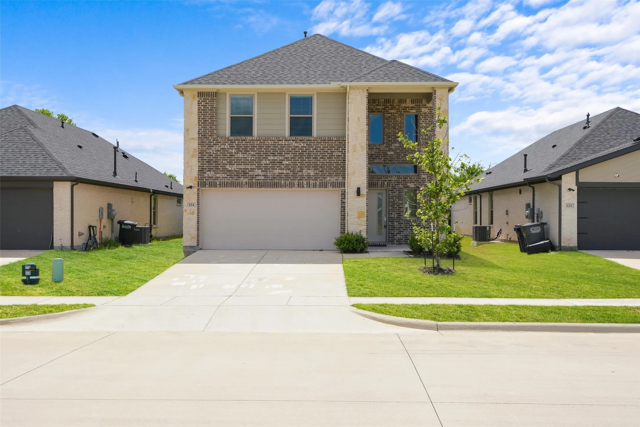 Single Family Residence For Sale in Kaufman County , 124 Mandarin Street, Forney, Texas 75126, 4 Bedroom, 3 Bathroom, 2 Garage spaces, 2,386 Sqft, built in 2022, Price $323,900, mls#21227639, Real Estate Agent in Forney, Homes For Sale in Kaufman county, Homes For Sale in Forney, Realtor in Forney Texas, Real Estate Brokerage Independent Realty Texas, Luminita Cordes Realtor
