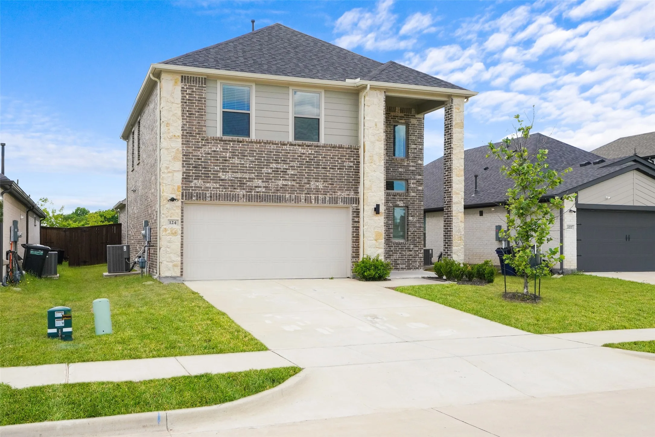 Single Family Residence For Sale in Kaufman County , 124 Mandarin Street, Forney, Texas 75126, 4 Bedroom, 3 Bathroom, 2 Garage spaces, 2,386 Sqft, built in 2022, Price $323,900, mls#21227639, Real Estate Agent in Forney, Homes For Sale in Kaufman county, Homes For Sale in Forney, Realtor in Forney Texas, Real Estate Brokerage Independent Realty Texas, Luminita Cordes Realtor