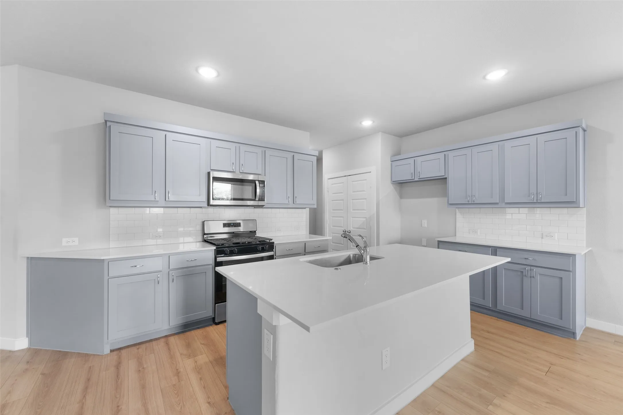 Single Family Residence For Sale in Kaufman County , 124 Mandarin Street, Forney, Texas 75126, 4 Bedroom, 3 Bathroom, 2 Garage spaces, 2,386 Sqft, built in 2022, Price $323,900, mls#21227639, Real Estate Agent in Forney, Homes For Sale in Kaufman county, Homes For Sale in Forney, Realtor in Forney Texas, Real Estate Brokerage Independent Realty Texas, Luminita Cordes Realtor