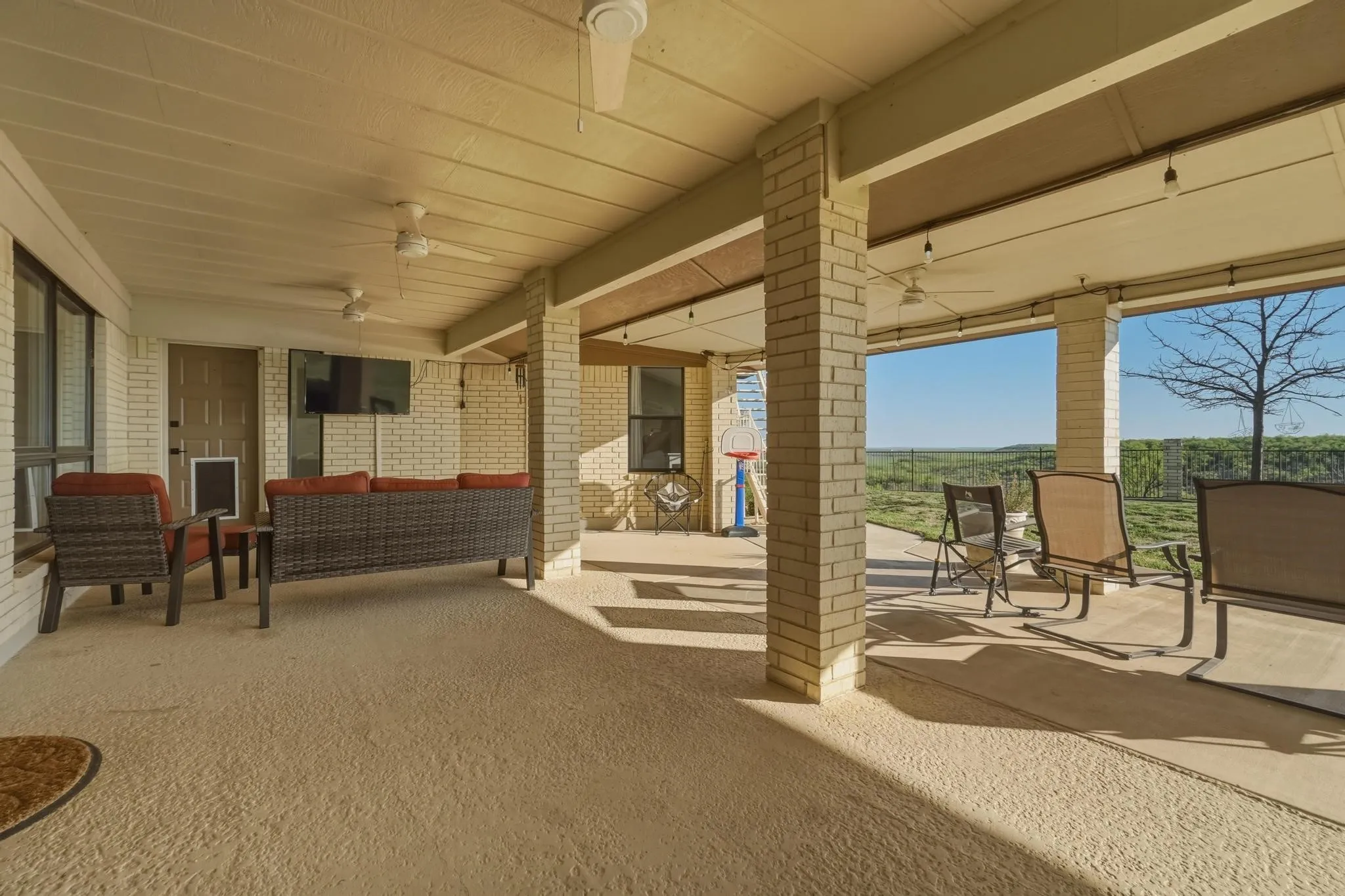 Single Family Residence For Sale in Coleman County , 1505 Hillcrest Street, Coleman, Texas 76834, 4 Bedroom, 4 Bathroom, 4 Garage spaces, 3,300 Sqft, built in 1984, Preowned, mls#21223460, Real Estate Agent in Coleman, Homes For Sale in Coleman county, Homes For Sale in Coleman, Realtor in Coleman Texas, Real Estate Brokerage Independent Realty Texas, Luminita Cordes Realtor