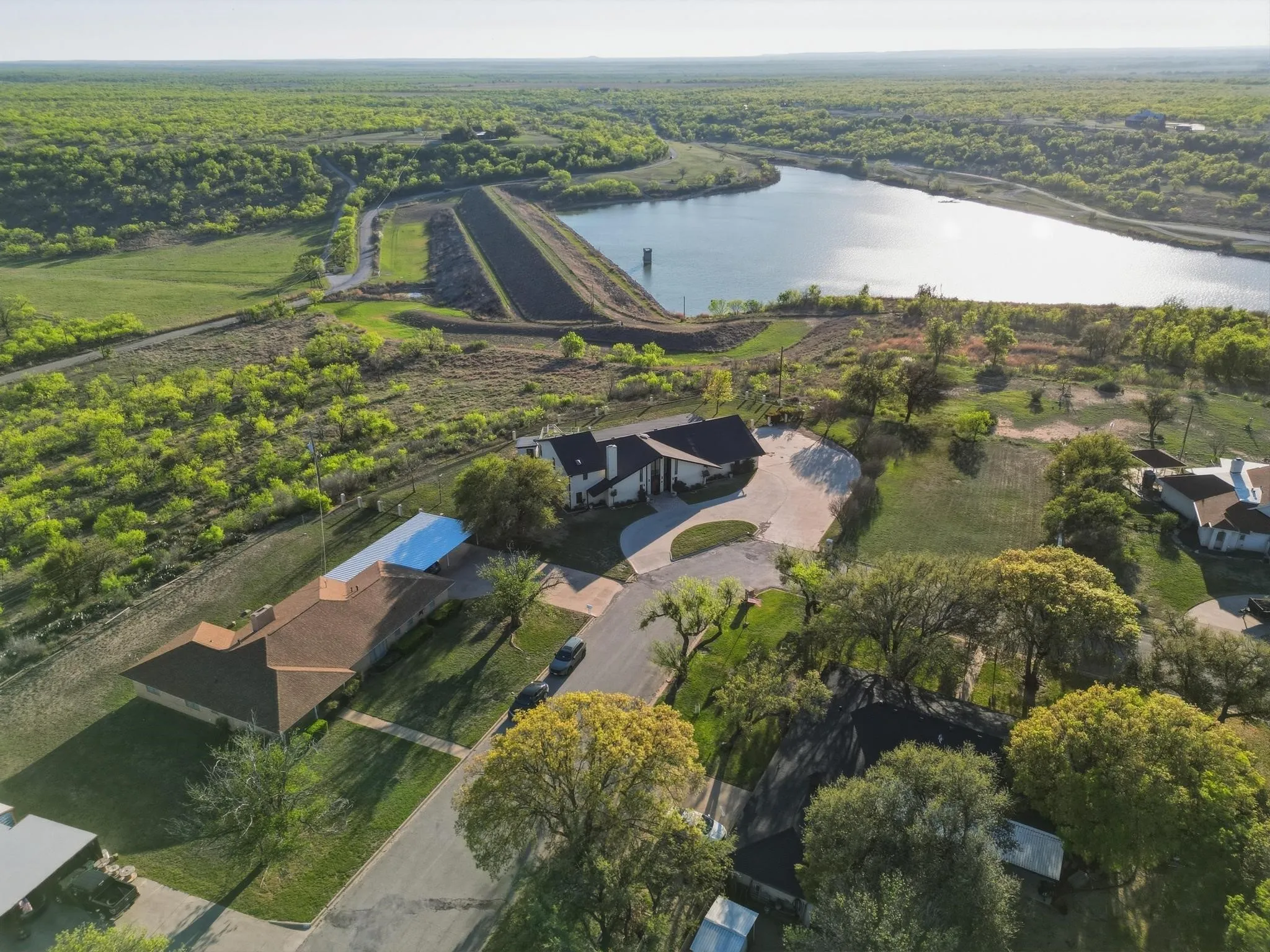Single Family Residence For Sale in Coleman County , 1505 Hillcrest Street, Coleman, Texas 76834, 4 Bedroom, 4 Bathroom, 4 Garage spaces, 3,300 Sqft, built in 1984, Preowned, mls#21223460, Real Estate Agent in Coleman, Homes For Sale in Coleman county, Homes For Sale in Coleman, Realtor in Coleman Texas, Real Estate Brokerage Independent Realty Texas, Luminita Cordes Realtor