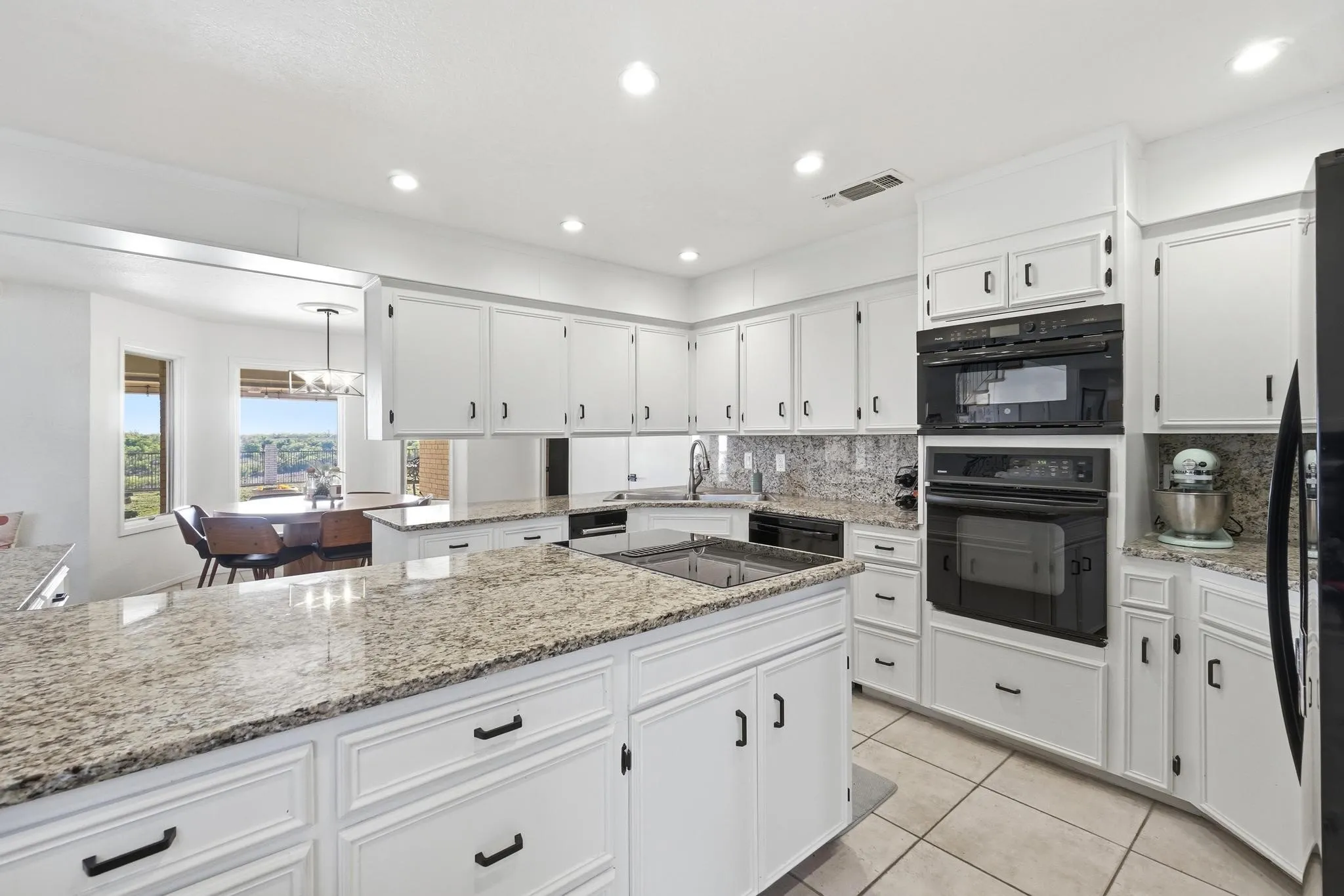 Single Family Residence For Sale in Coleman County , 1505 Hillcrest Street, Coleman, Texas 76834, 4 Bedroom, 4 Bathroom, 4 Garage spaces, 3,300 Sqft, built in 1984, Preowned, mls#21223460, Real Estate Agent in Coleman, Homes For Sale in Coleman county, Homes For Sale in Coleman, Realtor in Coleman Texas, Real Estate Brokerage Independent Realty Texas, Luminita Cordes Realtor