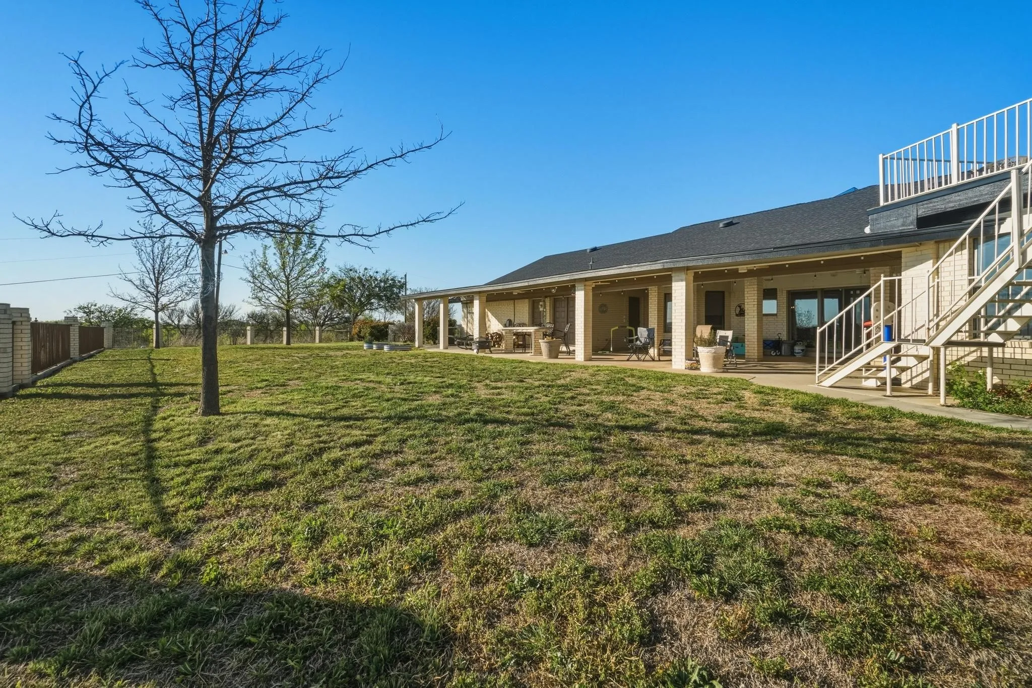 Single Family Residence For Sale in Coleman County , 1505 Hillcrest Street, Coleman, Texas 76834, 4 Bedroom, 4 Bathroom, 4 Garage spaces, 3,300 Sqft, built in 1984, Preowned, mls#21223460, Real Estate Agent in Coleman, Homes For Sale in Coleman county, Homes For Sale in Coleman, Realtor in Coleman Texas, Real Estate Brokerage Independent Realty Texas, Luminita Cordes Realtor
