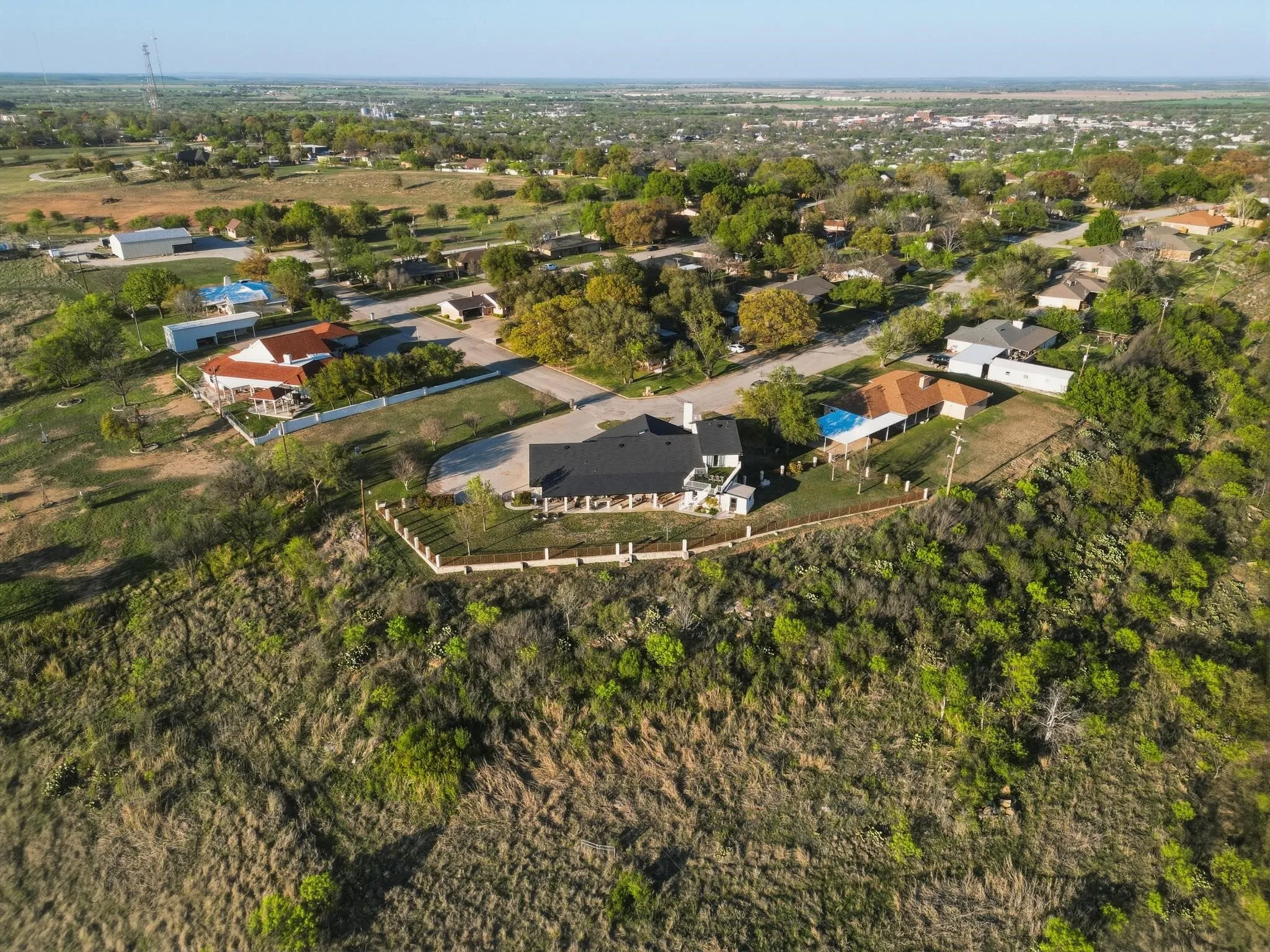 Single Family Residence For Sale in Coleman County , 1505 Hillcrest Street, Coleman, Texas 76834, 4 Bedroom, 4 Bathroom, 4 Garage spaces, 3,300 Sqft, built in 1984, Preowned, mls#21223460, Real Estate Agent in Coleman, Homes For Sale in Coleman county, Homes For Sale in Coleman, Realtor in Coleman Texas, Real Estate Brokerage Independent Realty Texas, Luminita Cordes Realtor