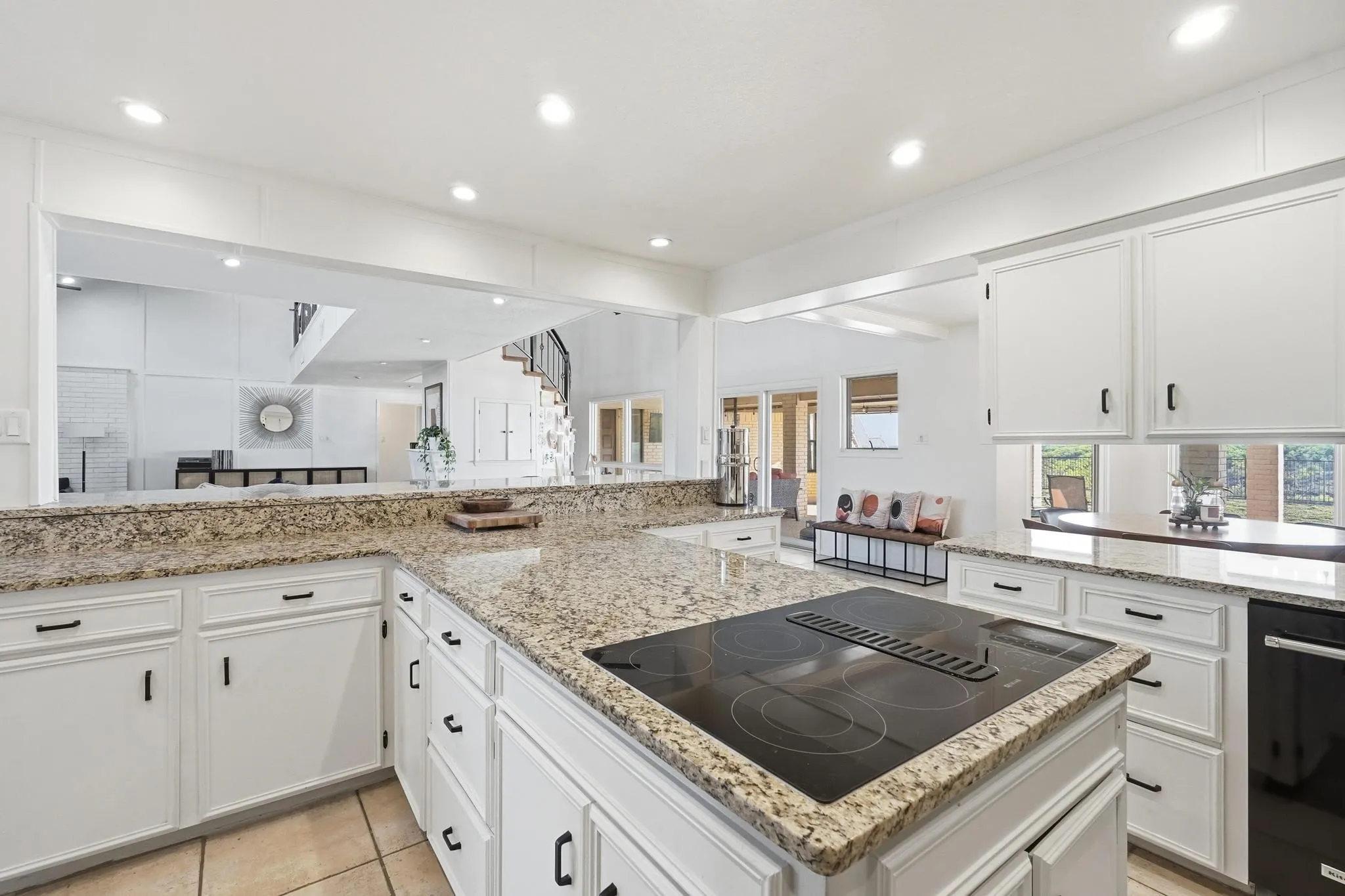 Single Family Residence For Sale in Coleman County , 1505 Hillcrest Street, Coleman, Texas 76834, 4 Bedroom, 4 Bathroom, 4 Garage spaces, 3,300 Sqft, built in 1984, Preowned, mls#21223460, Real Estate Agent in Coleman, Homes For Sale in Coleman county, Homes For Sale in Coleman, Realtor in Coleman Texas, Real Estate Brokerage Independent Realty Texas, Luminita Cordes Realtor