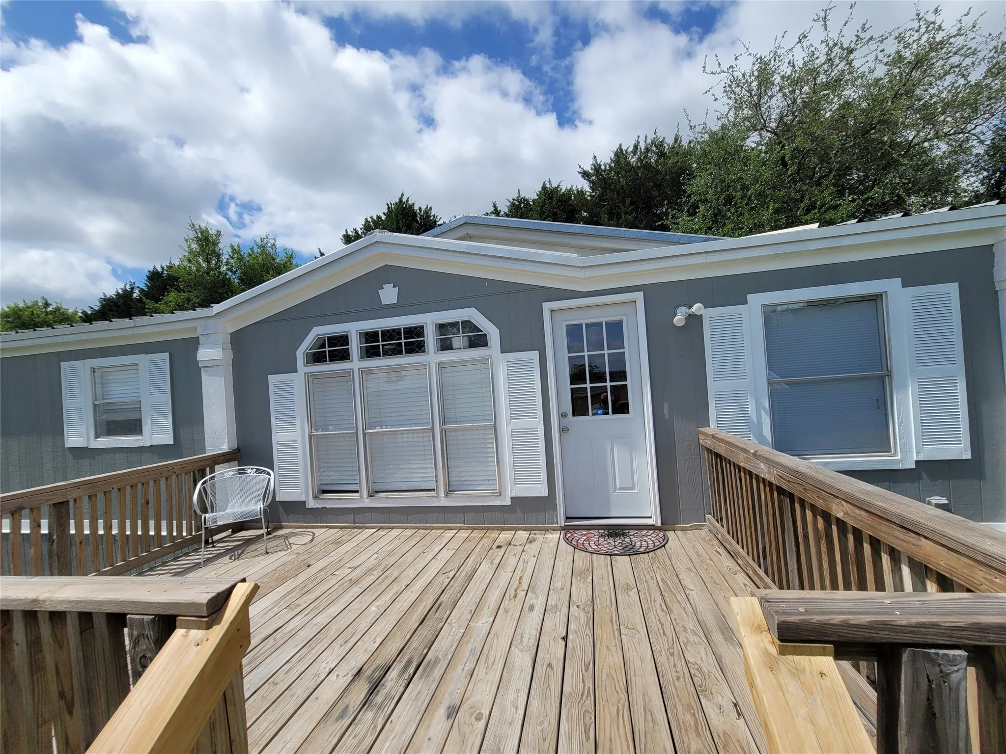 Mobile Home For Sale in Hood County , 902 DEVILS RIVER Drive, Granbury, Texas 76048, 3 Bedrooms, 2 Bathrooms, Garage spaces, 1,568 Sqft, built in 2002, Price $199,900, mls#21238222, Real Estate Agent in Granbury, Homes For Sale in Hood county, Homes For Sale in Granbury, Realtor in Granbury Texas, Real Estate Brokerage Independent Realty Texas, Luminita Cordes Realtor