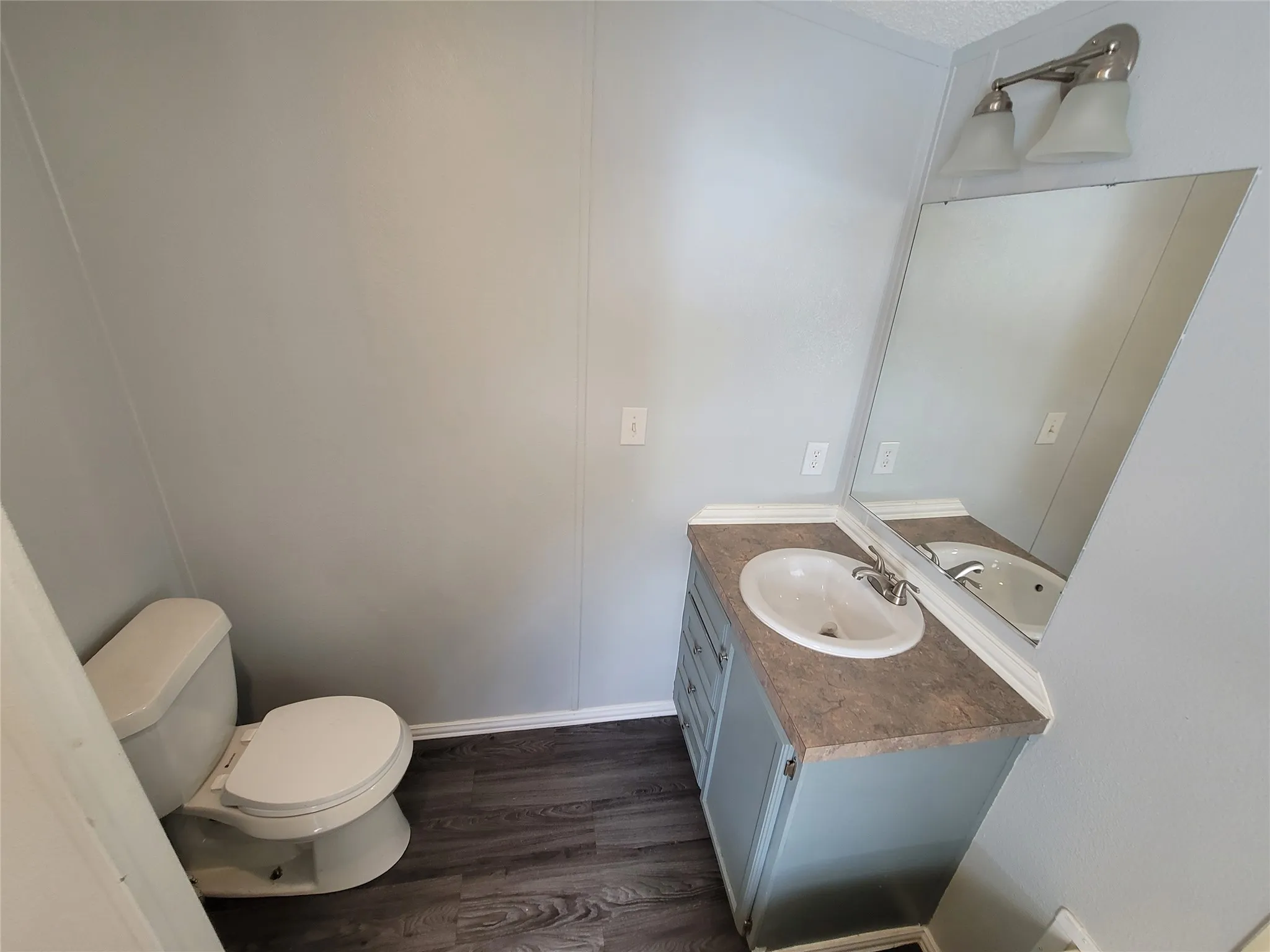 Mobile Home For Sale in Hood County , 902 DEVILS RIVER Drive, Granbury, Texas 76048, 3 Bedrooms, 2 Bathrooms, Garage spaces, 1,568 Sqft, built in 2002, Price $199,900, mls#21238222, Real Estate Agent in Granbury, Homes For Sale in Hood county, Homes For Sale in Granbury, Realtor in Granbury Texas, Real Estate Brokerage Independent Realty Texas, Luminita Cordes Realtor