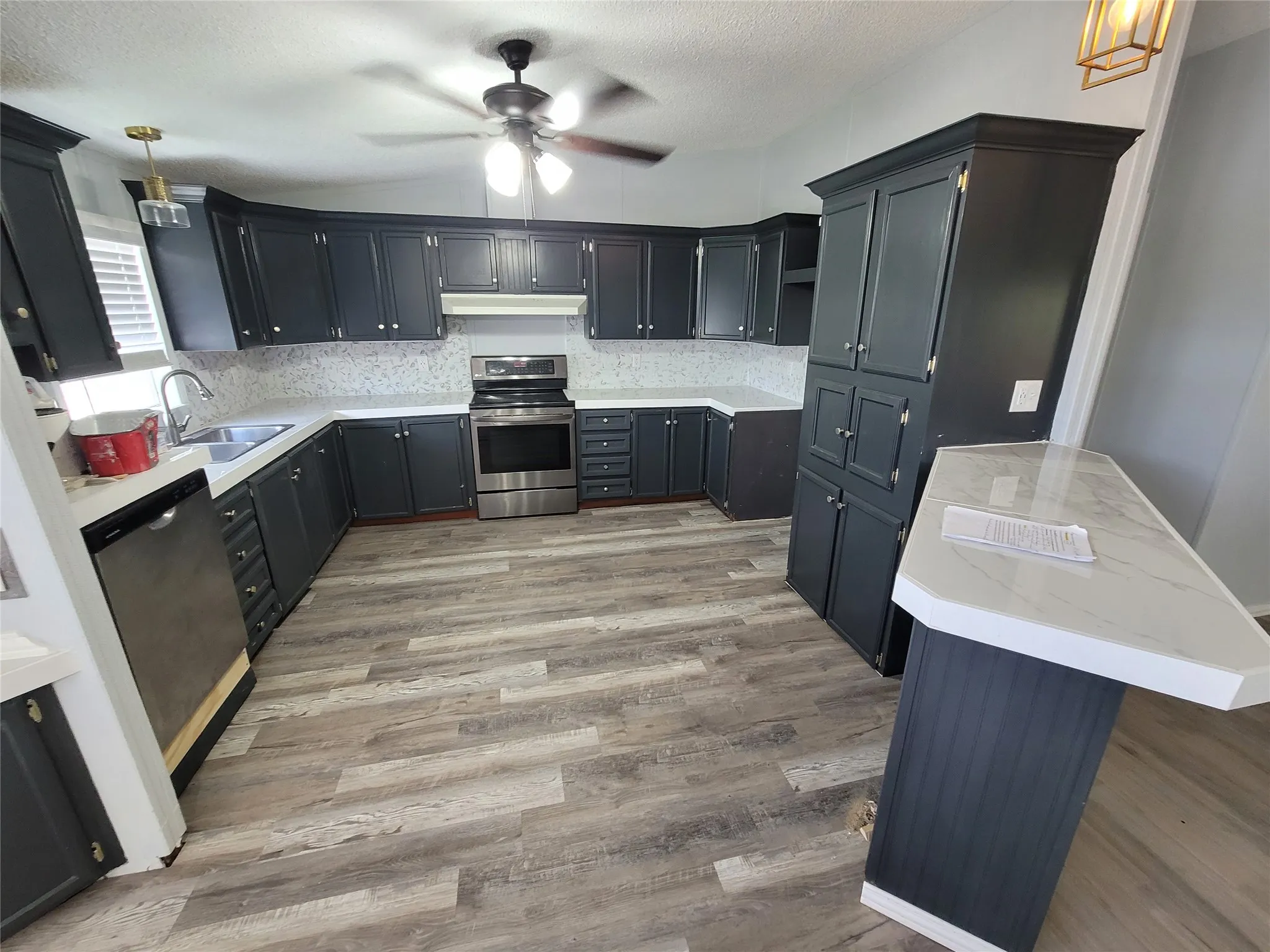 Mobile Home For Sale in Hood County , 902 DEVILS RIVER Drive, Granbury, Texas 76048, 3 Bedrooms, 2 Bathrooms, Garage spaces, 1,568 Sqft, built in 2002, Price $199,900, mls#21238222, Real Estate Agent in Granbury, Homes For Sale in Hood county, Homes For Sale in Granbury, Realtor in Granbury Texas, Real Estate Brokerage Independent Realty Texas, Luminita Cordes Realtor