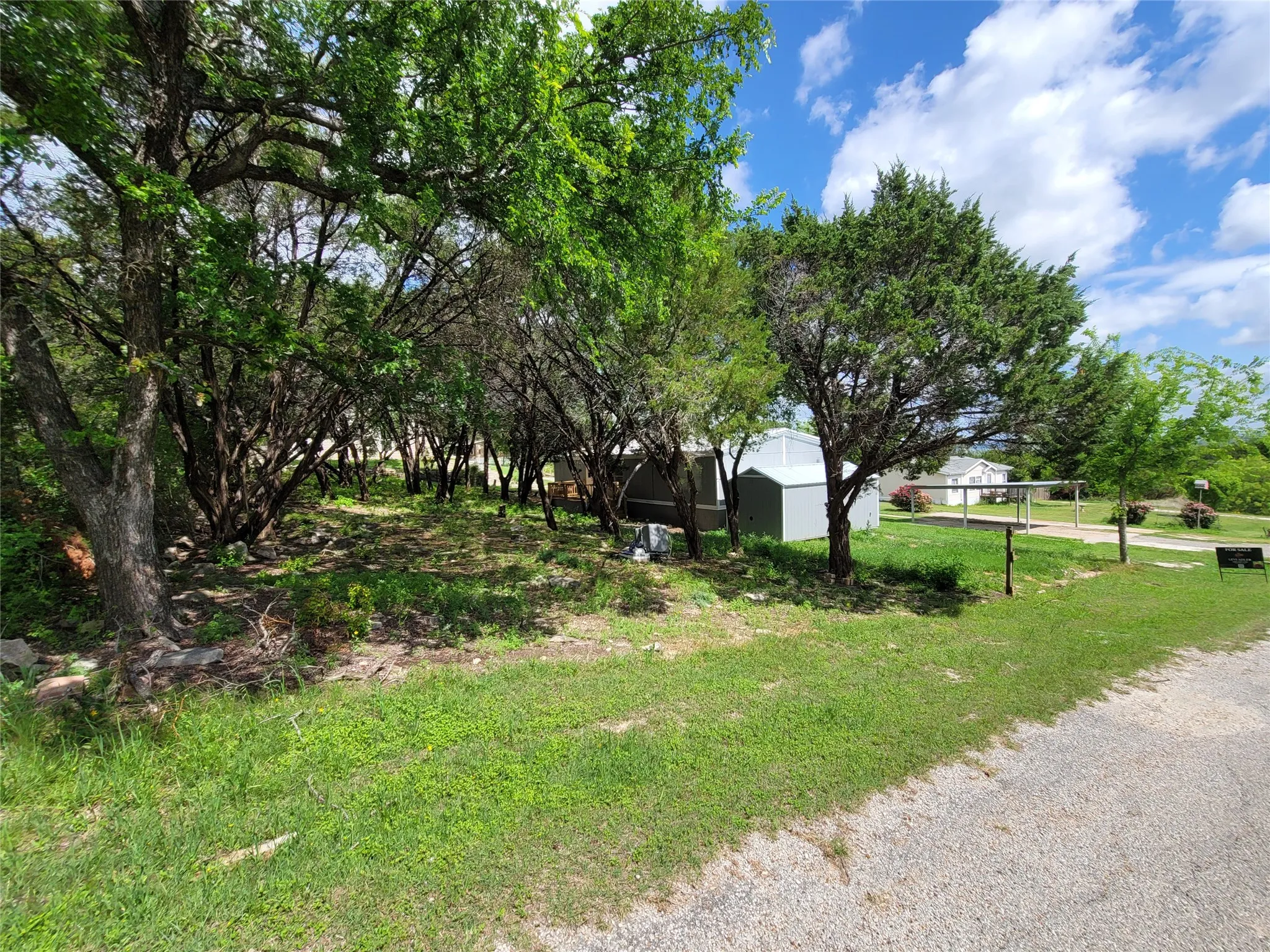 Mobile Home For Sale in Hood County , 902 DEVILS RIVER Drive, Granbury, Texas 76048, 3 Bedrooms, 2 Bathrooms, Garage spaces, 1,568 Sqft, built in 2002, Price $199,900, mls#21238222, Real Estate Agent in Granbury, Homes For Sale in Hood county, Homes For Sale in Granbury, Realtor in Granbury Texas, Real Estate Brokerage Independent Realty Texas, Luminita Cordes Realtor