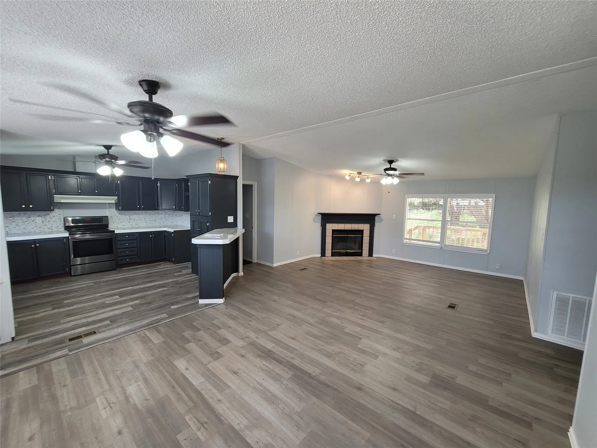 Mobile Home For Sale in Hood County , 902 DEVILS RIVER Drive, Granbury, Texas 76048, 3 Bedrooms, 2 Bathrooms, Garage spaces, 1,568 Sqft, built in 2002, Price $199,900, mls#21238222, Real Estate Agent in Granbury, Homes For Sale in Hood county, Homes For Sale in Granbury, Realtor in Granbury Texas, Real Estate Brokerage Independent Realty Texas, Luminita Cordes Realtor
