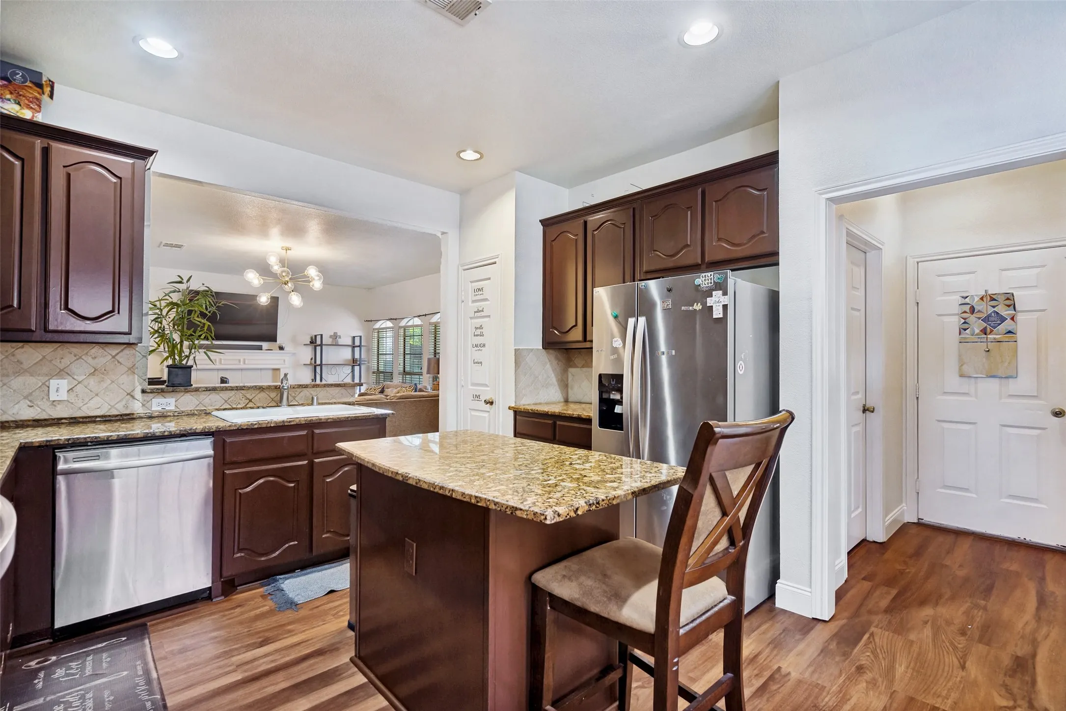 Single Family Residence For Sale in Collin County , 8005 Alderwood Place, Plano, Texas 75025, 4 Bedroom, 3 Bathroom, 2 Garage spaces, 2,686 Sqft, built in 1996, Preowned, mls#21238127, Real Estate Agent in Plano, Homes For Sale in Collin county, Homes For Sale in Plano, Realtor in Plano Texas, Real Estate Brokerage Independent Realty Texas, Luminita Cordes Realtor