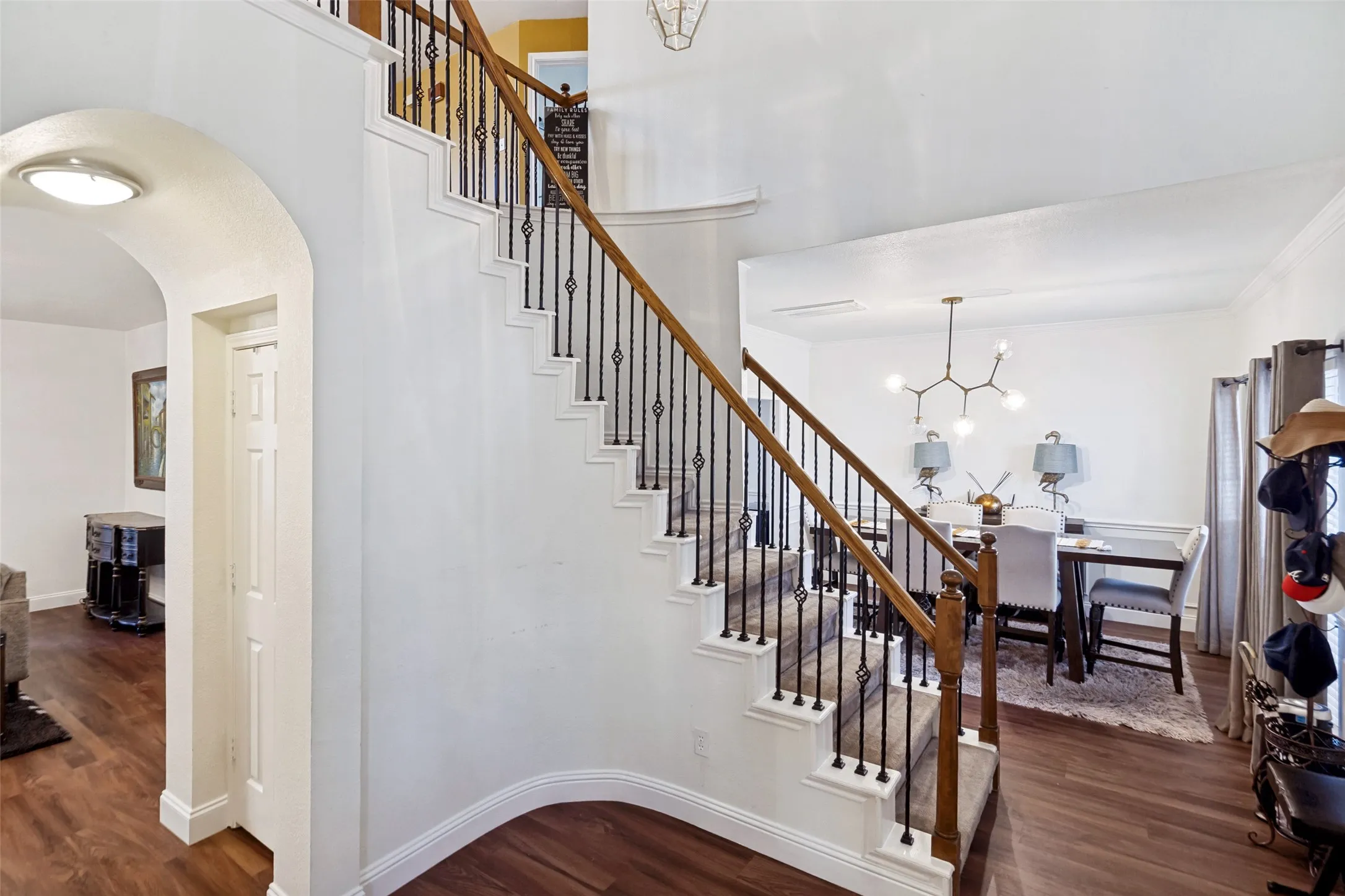 Single Family Residence For Sale in Collin County , 8005 Alderwood Place, Plano, Texas 75025, 4 Bedroom, 3 Bathroom, 2 Garage spaces, 2,686 Sqft, built in 1996, Preowned, mls#21238127, Real Estate Agent in Plano, Homes For Sale in Collin county, Homes For Sale in Plano, Realtor in Plano Texas, Real Estate Brokerage Independent Realty Texas, Luminita Cordes Realtor