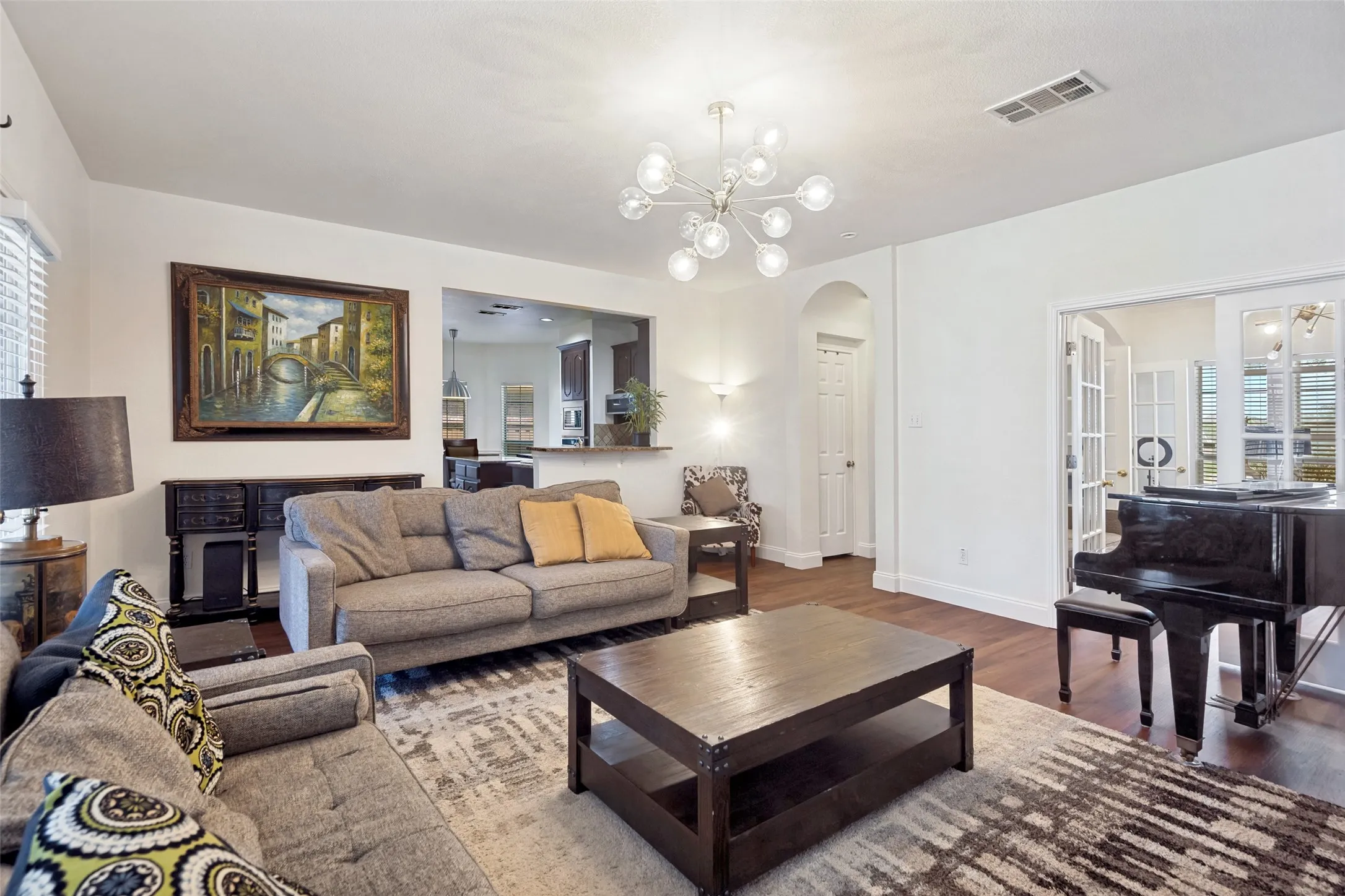 Single Family Residence For Sale in Collin County , 8005 Alderwood Place, Plano, Texas 75025, 4 Bedroom, 3 Bathroom, 2 Garage spaces, 2,686 Sqft, built in 1996, Preowned, mls#21238127, Real Estate Agent in Plano, Homes For Sale in Collin county, Homes For Sale in Plano, Realtor in Plano Texas, Real Estate Brokerage Independent Realty Texas, Luminita Cordes Realtor