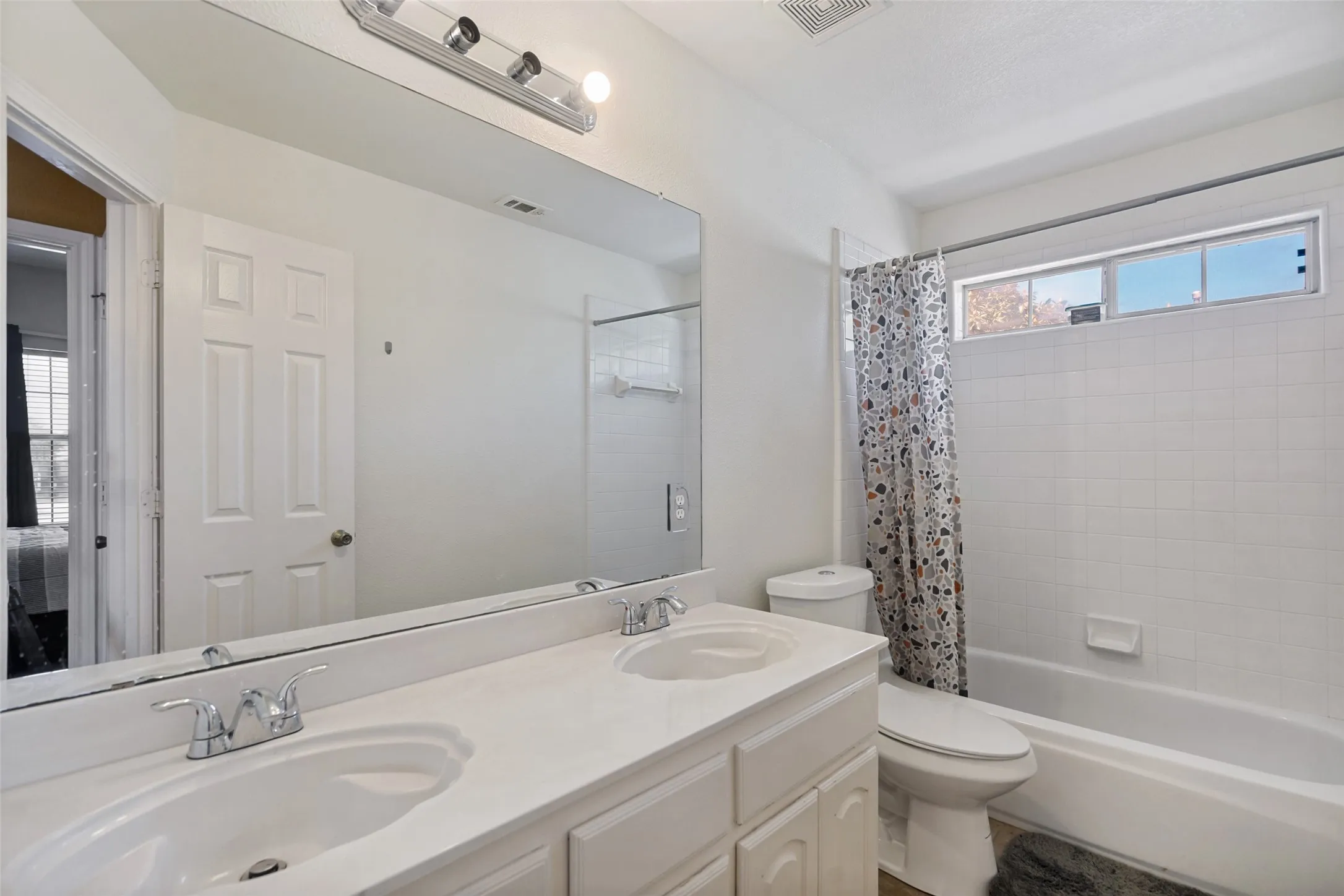 Single Family Residence For Sale in Collin County , 8005 Alderwood Place, Plano, Texas 75025, 4 Bedroom, 3 Bathroom, 2 Garage spaces, 2,686 Sqft, built in 1996, Preowned, mls#21238127, Real Estate Agent in Plano, Homes For Sale in Collin county, Homes For Sale in Plano, Realtor in Plano Texas, Real Estate Brokerage Independent Realty Texas, Luminita Cordes Realtor