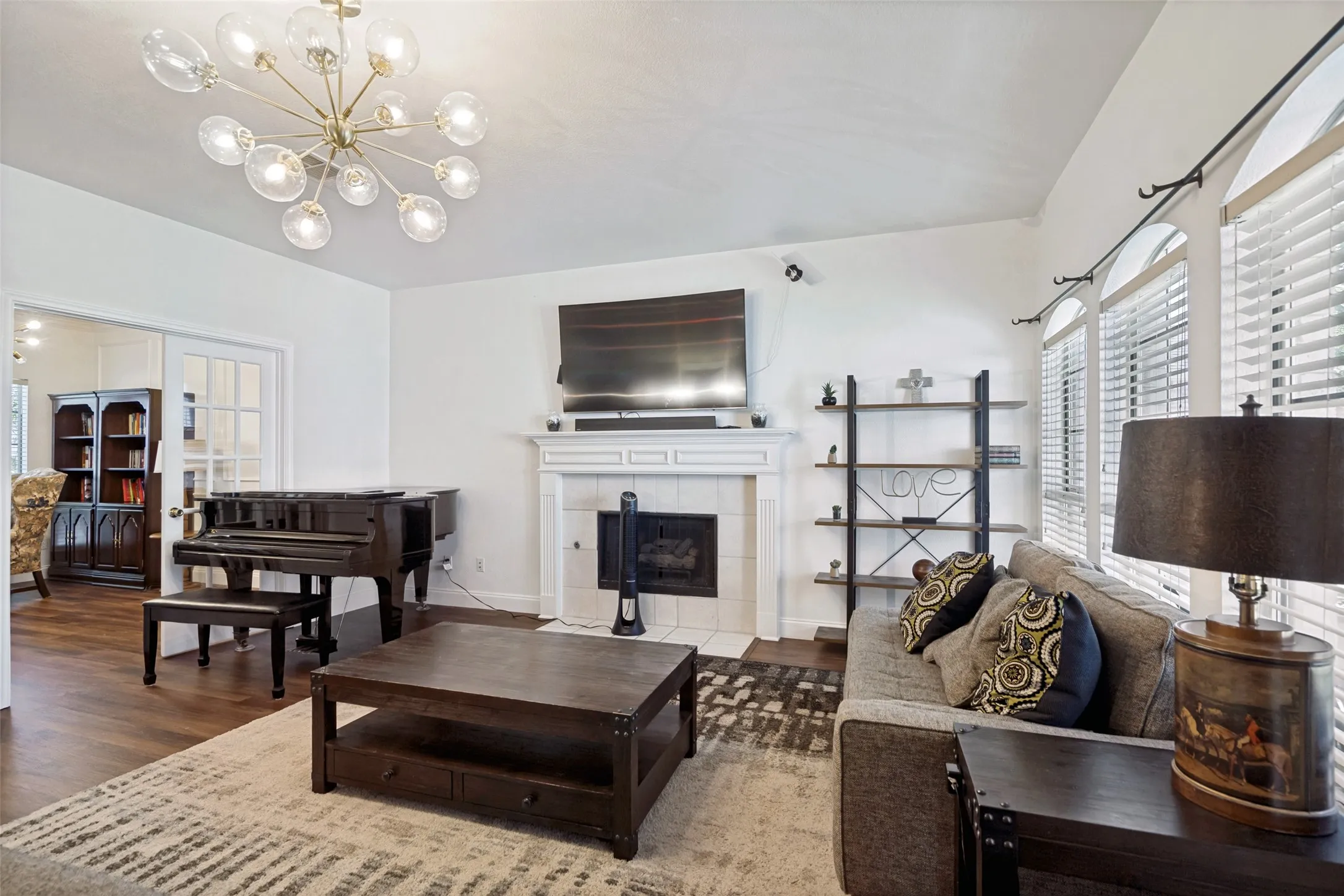 Single Family Residence For Sale in Collin County , 8005 Alderwood Place, Plano, Texas 75025, 4 Bedroom, 3 Bathroom, 2 Garage spaces, 2,686 Sqft, built in 1996, Preowned, mls#21238127, Real Estate Agent in Plano, Homes For Sale in Collin county, Homes For Sale in Plano, Realtor in Plano Texas, Real Estate Brokerage Independent Realty Texas, Luminita Cordes Realtor