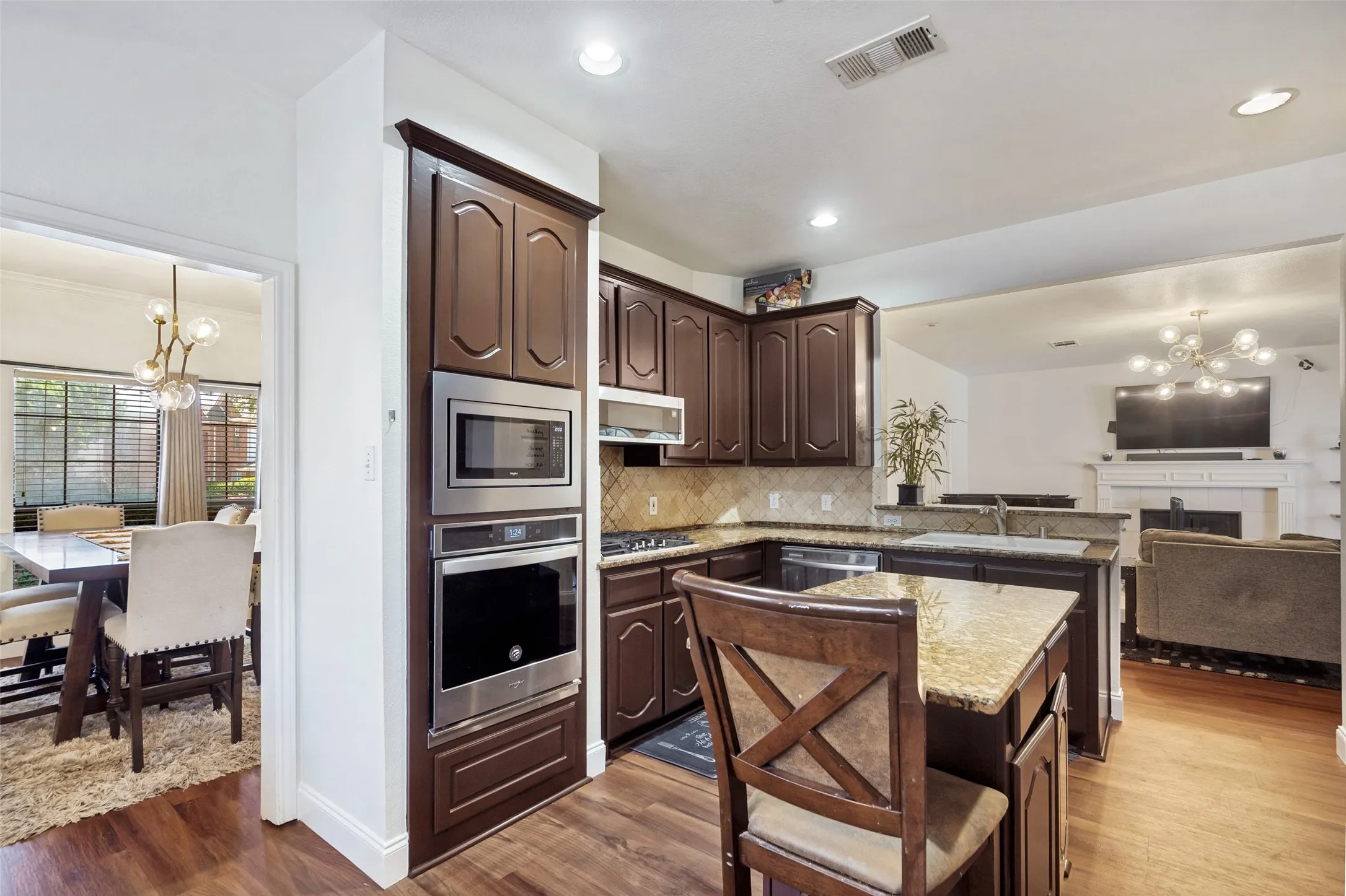 Single Family Residence For Sale in Collin County , 8005 Alderwood Place, Plano, Texas 75025, 4 Bedroom, 3 Bathroom, 2 Garage spaces, 2,686 Sqft, built in 1996, Preowned, mls#21238127, Real Estate Agent in Plano, Homes For Sale in Collin county, Homes For Sale in Plano, Realtor in Plano Texas, Real Estate Brokerage Independent Realty Texas, Luminita Cordes Realtor