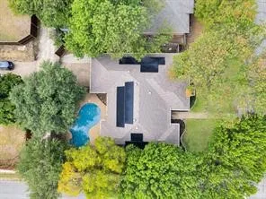 Single Family Residence For Sale in Collin County , 816 Autumn Lake Drive, Allen, Texas 75002, 4 Bedroom, 2 Bathroom, 2 Garage spaces, 2,240 Sqft, built in 1976, Preowned, mls#21237582, Real Estate Agent in Allen, Homes For Sale in Collin county, Homes For Sale in Allen, Realtor in Allen Texas, Real Estate Brokerage Independent Realty Texas, Luminita Cordes Realtor