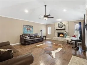 Single Family Residence For Sale in Collin County , 816 Autumn Lake Drive, Allen, Texas 75002, 4 Bedroom, 2 Bathroom, 2 Garage spaces, 2,240 Sqft, built in 1976, Preowned, mls#21237582, Real Estate Agent in Allen, Homes For Sale in Collin county, Homes For Sale in Allen, Realtor in Allen Texas, Real Estate Brokerage Independent Realty Texas, Luminita Cordes Realtor