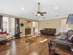 Single Family Residence For Sale in Collin County , 816 Autumn Lake Drive, Allen, Texas 75002, 4 Bedroom, 2 Bathroom, 2 Garage spaces, 2,240 Sqft, built in 1976, Preowned, mls#21237582, Real Estate Agent in Allen, Homes For Sale in Collin county, Homes For Sale in Allen, Realtor in Allen Texas, Real Estate Brokerage Independent Realty Texas, Luminita Cordes Realtor