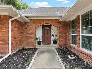 Single Family Residence For Sale in Collin County , 816 Autumn Lake Drive, Allen, Texas 75002, 4 Bedroom, 2 Bathroom, 2 Garage spaces, 2,240 Sqft, built in 1976, Preowned, mls#21237582, Real Estate Agent in Allen, Homes For Sale in Collin county, Homes For Sale in Allen, Realtor in Allen Texas, Real Estate Brokerage Independent Realty Texas, Luminita Cordes Realtor