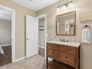 Single Family Residence For Sale in Collin County , 816 Autumn Lake Drive, Allen, Texas 75002, 4 Bedroom, 2 Bathroom, 2 Garage spaces, 2,240 Sqft, built in 1976, Preowned, mls#21237582, Real Estate Agent in Allen, Homes For Sale in Collin county, Homes For Sale in Allen, Realtor in Allen Texas, Real Estate Brokerage Independent Realty Texas, Luminita Cordes Realtor