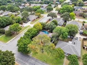 Single Family Residence For Sale in Collin County , 816 Autumn Lake Drive, Allen, Texas 75002, 4 Bedroom, 2 Bathroom, 2 Garage spaces, 2,240 Sqft, built in 1976, Preowned, mls#21237582, Real Estate Agent in Allen, Homes For Sale in Collin county, Homes For Sale in Allen, Realtor in Allen Texas, Real Estate Brokerage Independent Realty Texas, Luminita Cordes Realtor
