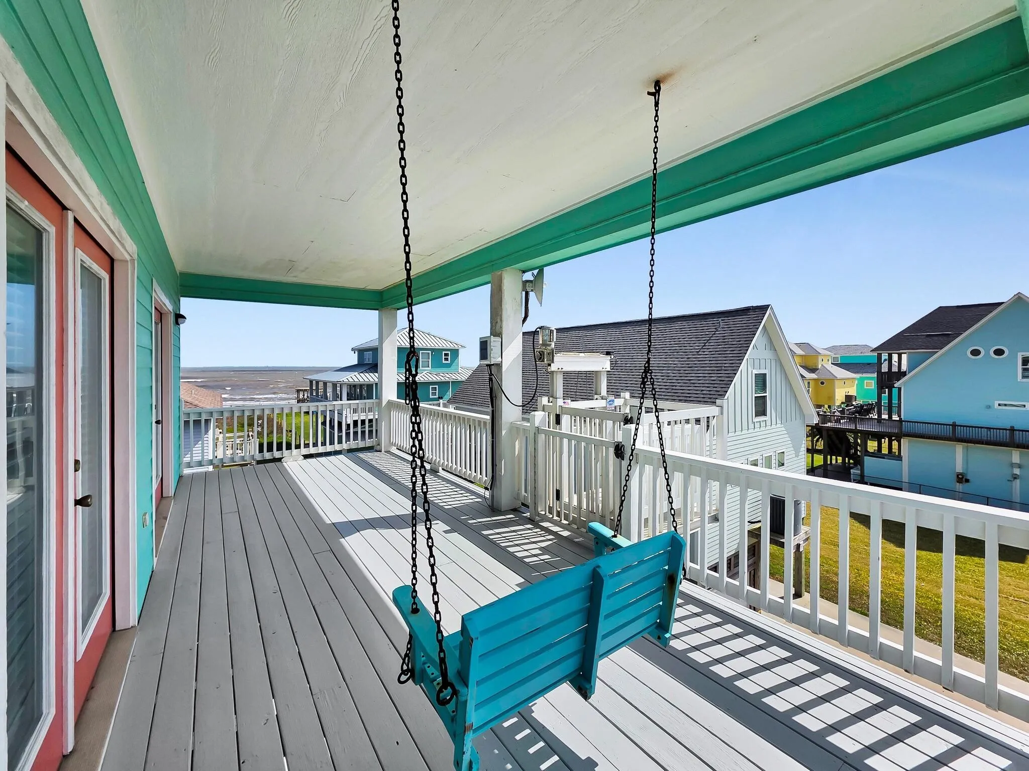 Single Family Residence For Sale in Galveston County , 931 Bahama Dr, Crystal Beach, Texas 77650, 4 Bedroom, 3 Bathroom, 1 Garage spaces, 2,392 Sqft, built in 2011, Preowned, mls#21237676, Real Estate Agent in Crystal Beach, Homes For Sale in Galveston county, Homes For Sale in Crystal Beach, Realtor in Crystal Beach Texas, Real Estate Brokerage Independent Realty Texas, Luminita Cordes Realtor