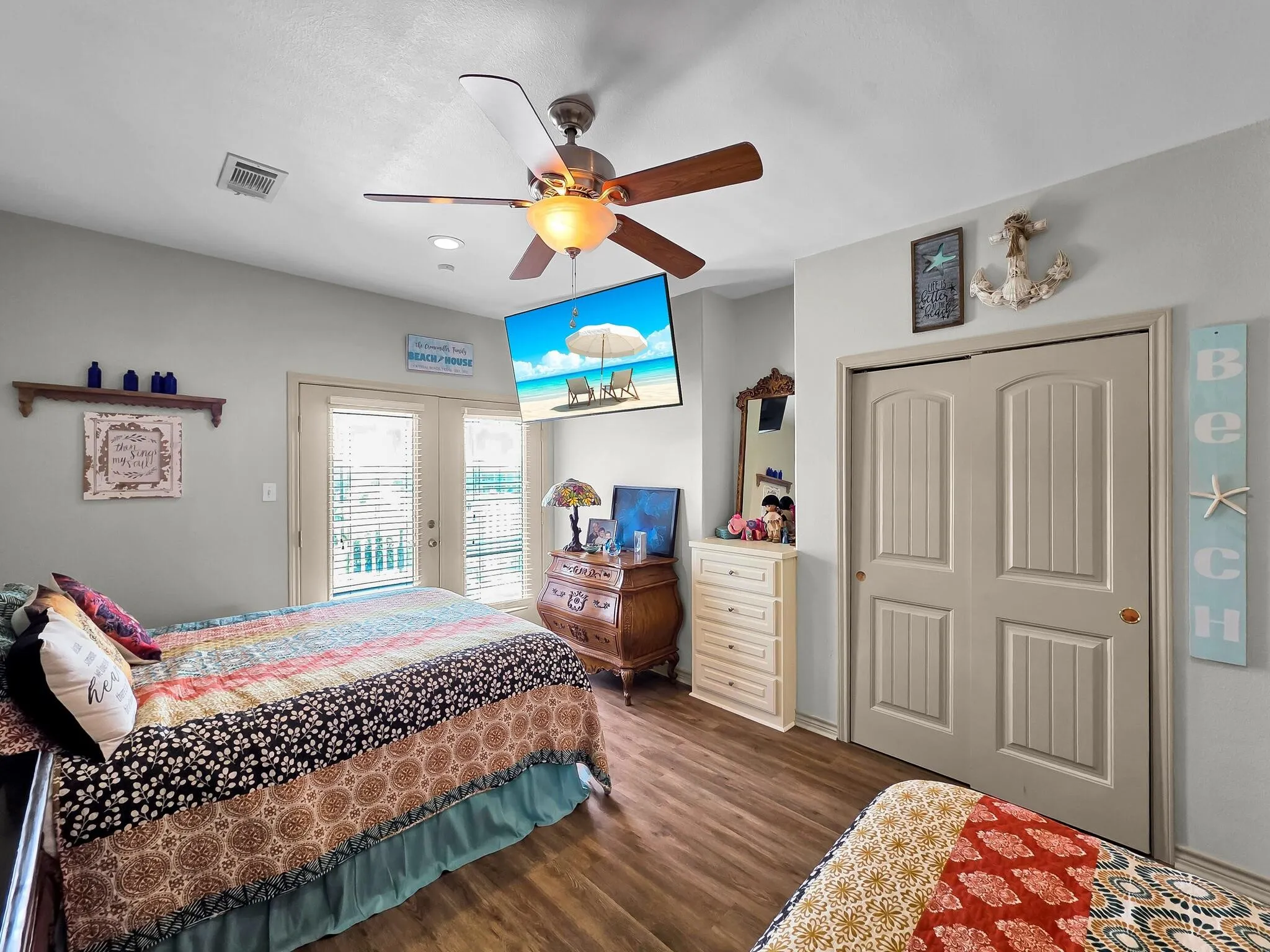 Single Family Residence For Sale in Galveston County , 931 Bahama Dr, Crystal Beach, Texas 77650, 4 Bedroom, 3 Bathroom, 1 Garage spaces, 2,392 Sqft, built in 2011, Preowned, mls#21237676, Real Estate Agent in Crystal Beach, Homes For Sale in Galveston county, Homes For Sale in Crystal Beach, Realtor in Crystal Beach Texas, Real Estate Brokerage Independent Realty Texas, Luminita Cordes Realtor