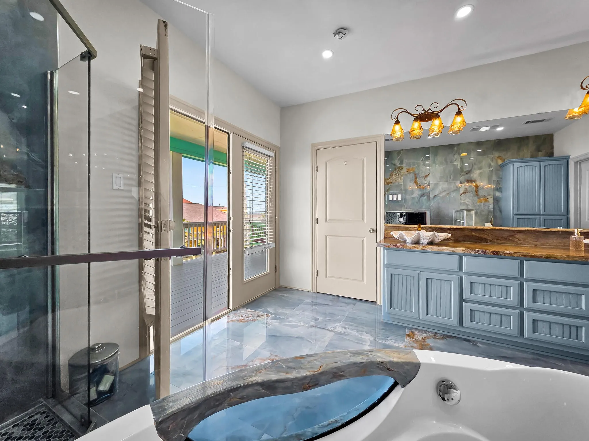 Single Family Residence For Sale in Galveston County , 931 Bahama Dr, Crystal Beach, Texas 77650, 4 Bedroom, 3 Bathroom, 1 Garage spaces, 2,392 Sqft, built in 2011, Preowned, mls#21237676, Real Estate Agent in Crystal Beach, Homes For Sale in Galveston county, Homes For Sale in Crystal Beach, Realtor in Crystal Beach Texas, Real Estate Brokerage Independent Realty Texas, Luminita Cordes Realtor