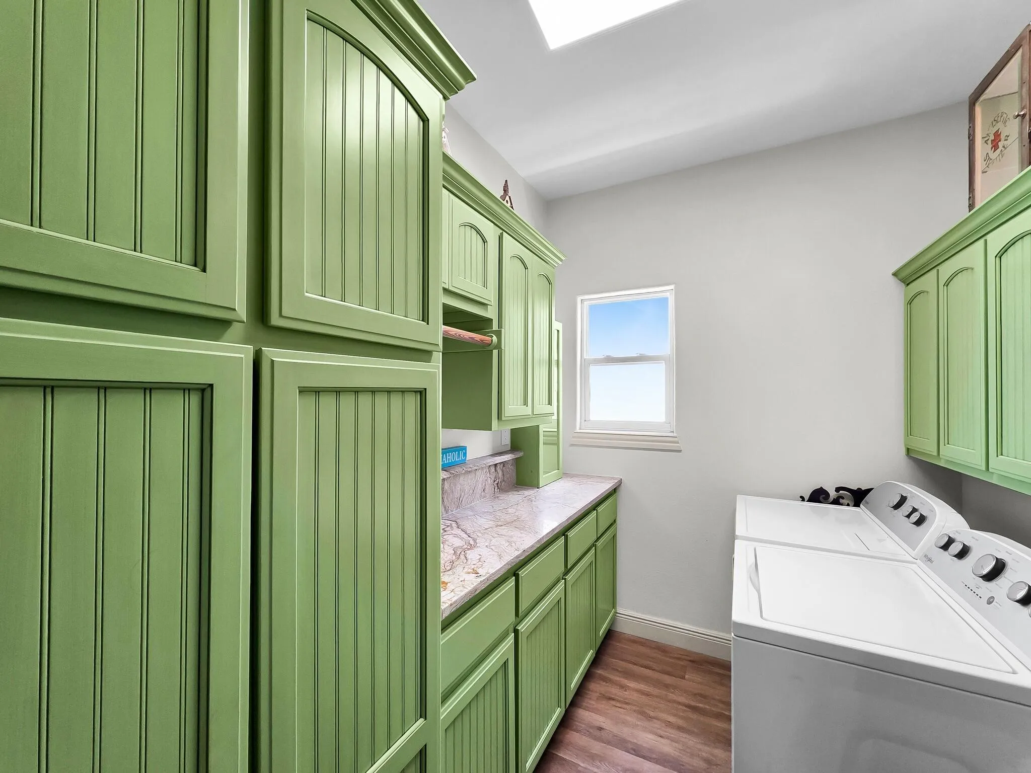 Single Family Residence For Sale in Galveston County , 931 Bahama Dr, Crystal Beach, Texas 77650, 4 Bedroom, 3 Bathroom, 1 Garage spaces, 2,392 Sqft, built in 2011, Preowned, mls#21237676, Real Estate Agent in Crystal Beach, Homes For Sale in Galveston county, Homes For Sale in Crystal Beach, Realtor in Crystal Beach Texas, Real Estate Brokerage Independent Realty Texas, Luminita Cordes Realtor