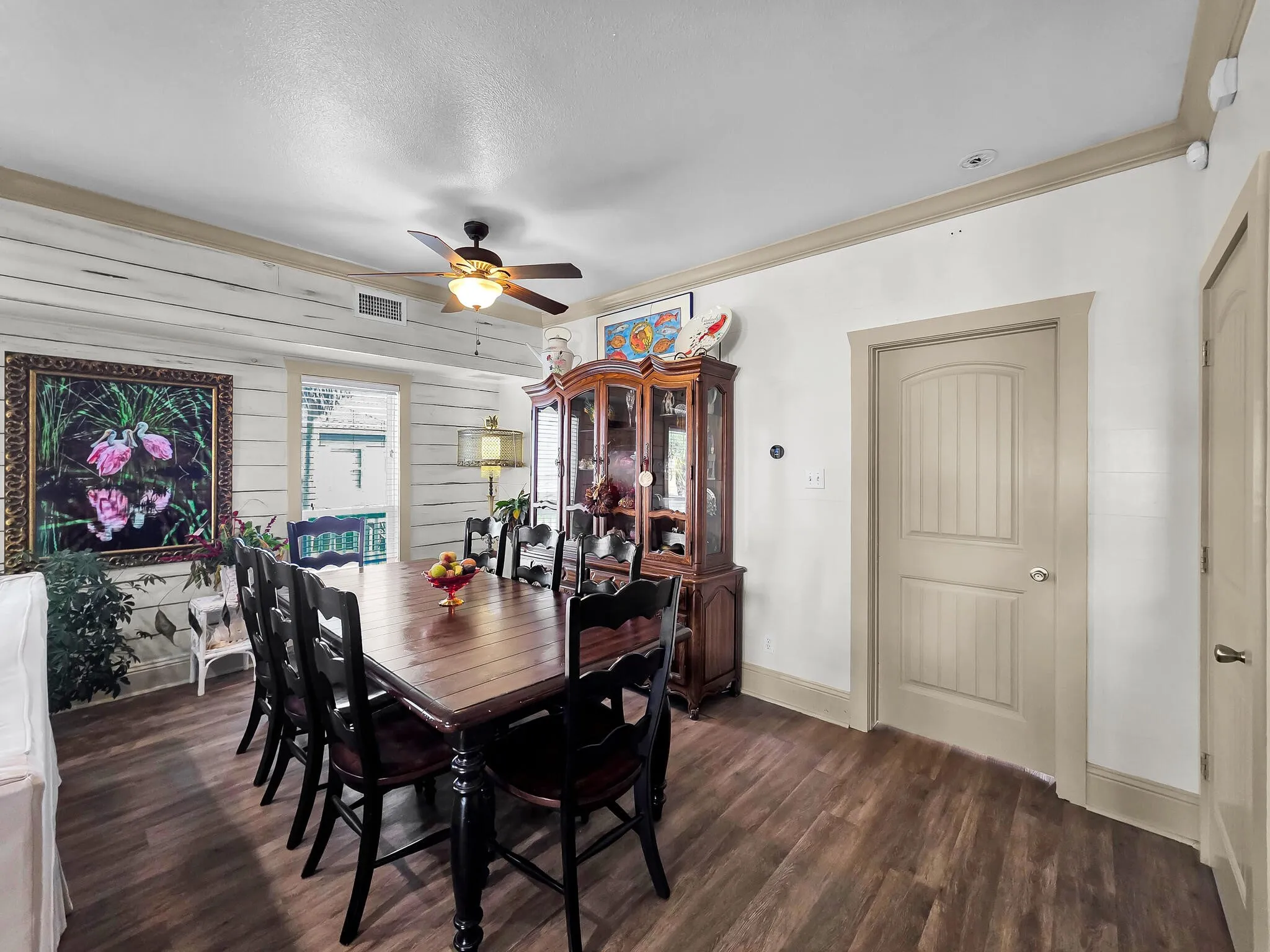 Single Family Residence For Sale in Galveston County , 931 Bahama Dr, Crystal Beach, Texas 77650, 4 Bedroom, 3 Bathroom, 1 Garage spaces, 2,392 Sqft, built in 2011, Preowned, mls#21237676, Real Estate Agent in Crystal Beach, Homes For Sale in Galveston county, Homes For Sale in Crystal Beach, Realtor in Crystal Beach Texas, Real Estate Brokerage Independent Realty Texas, Luminita Cordes Realtor