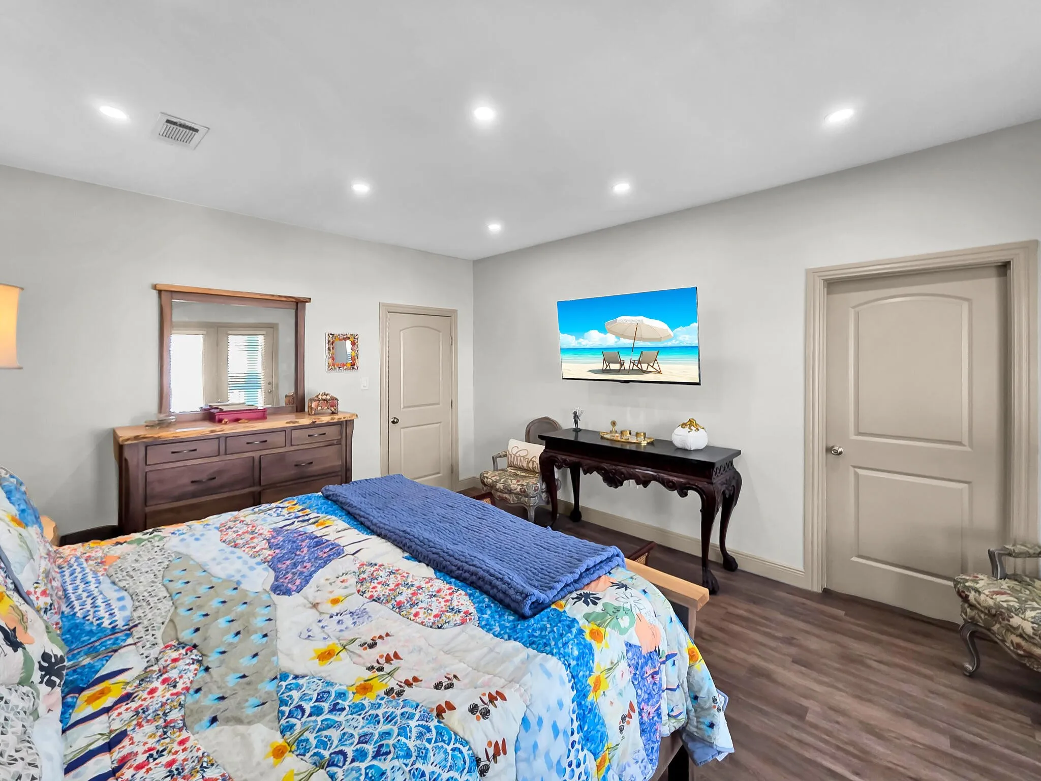 Single Family Residence For Sale in Galveston County , 931 Bahama Dr, Crystal Beach, Texas 77650, 4 Bedroom, 3 Bathroom, 1 Garage spaces, 2,392 Sqft, built in 2011, Preowned, mls#21237676, Real Estate Agent in Crystal Beach, Homes For Sale in Galveston county, Homes For Sale in Crystal Beach, Realtor in Crystal Beach Texas, Real Estate Brokerage Independent Realty Texas, Luminita Cordes Realtor