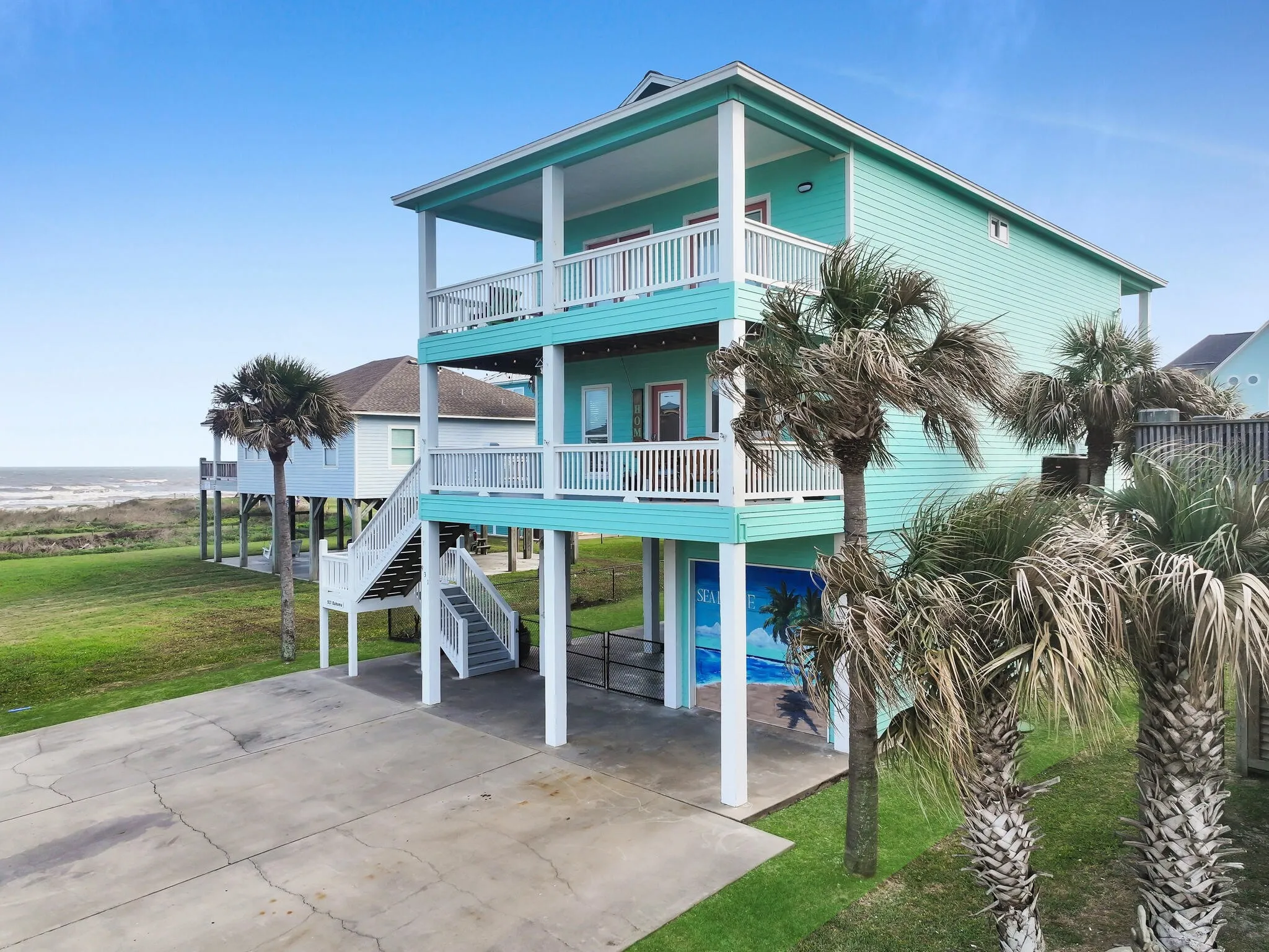 Single Family Residence For Sale in Galveston County , 931 Bahama Dr, Crystal Beach, Texas 77650, 4 Bedroom, 3 Bathroom, 1 Garage spaces, 2,392 Sqft, built in 2011, Preowned, mls#21237676, Real Estate Agent in Crystal Beach, Homes For Sale in Galveston county, Homes For Sale in Crystal Beach, Realtor in Crystal Beach Texas, Real Estate Brokerage Independent Realty Texas, Luminita Cordes Realtor