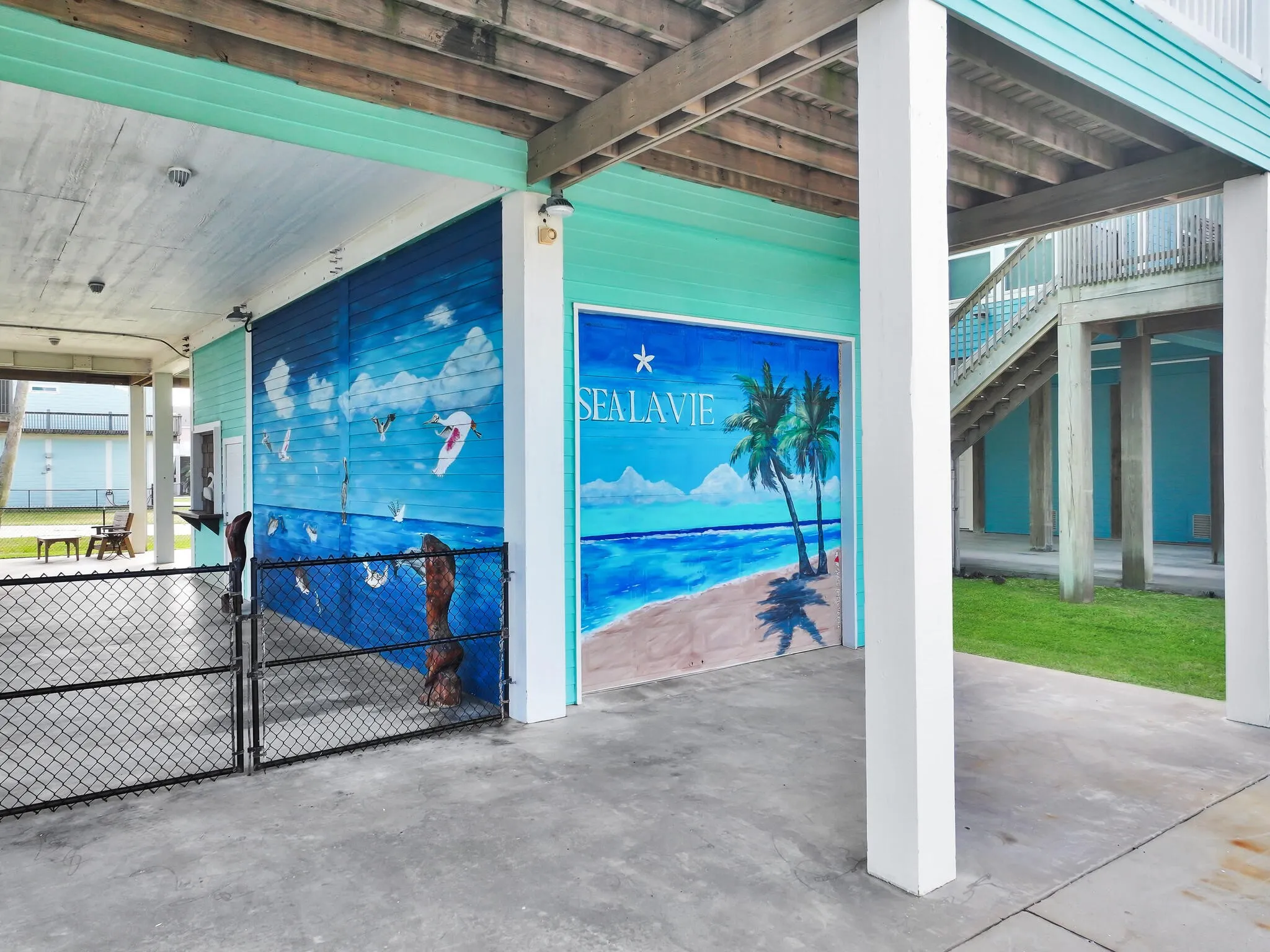 Single Family Residence For Sale in Galveston County , 931 Bahama Dr, Crystal Beach, Texas 77650, 4 Bedroom, 3 Bathroom, 1 Garage spaces, 2,392 Sqft, built in 2011, Preowned, mls#21237676, Real Estate Agent in Crystal Beach, Homes For Sale in Galveston county, Homes For Sale in Crystal Beach, Realtor in Crystal Beach Texas, Real Estate Brokerage Independent Realty Texas, Luminita Cordes Realtor