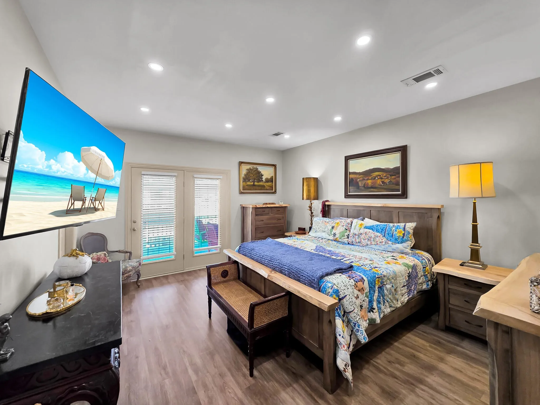 Single Family Residence For Sale in Galveston County , 931 Bahama Dr, Crystal Beach, Texas 77650, 4 Bedroom, 3 Bathroom, 1 Garage spaces, 2,392 Sqft, built in 2011, Preowned, mls#21237676, Real Estate Agent in Crystal Beach, Homes For Sale in Galveston county, Homes For Sale in Crystal Beach, Realtor in Crystal Beach Texas, Real Estate Brokerage Independent Realty Texas, Luminita Cordes Realtor