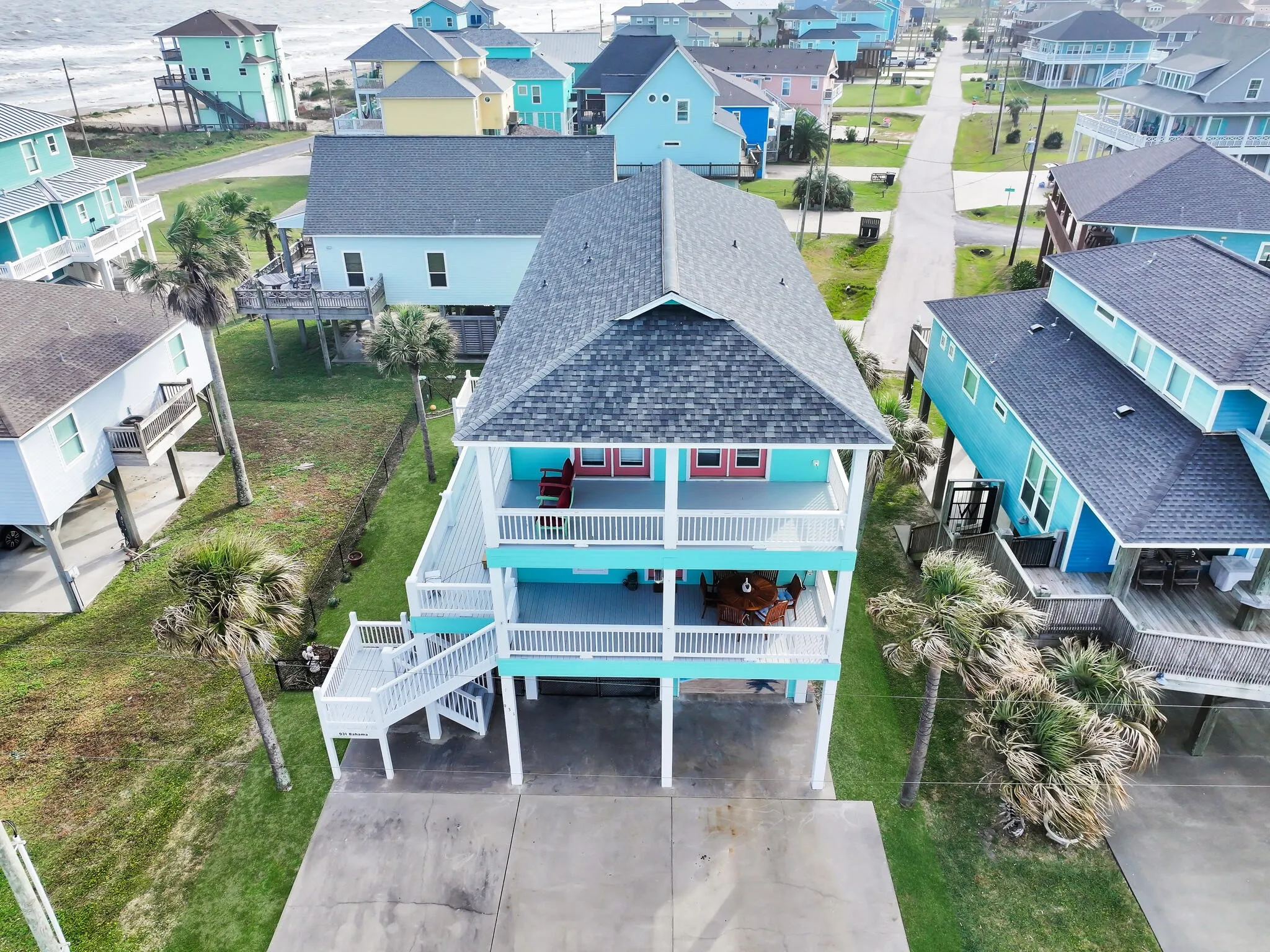 Single Family Residence For Sale in Galveston County , 931 Bahama Dr, Crystal Beach, Texas 77650, 4 Bedroom, 3 Bathroom, 1 Garage spaces, 2,392 Sqft, built in 2011, Preowned, mls#21237676, Real Estate Agent in Crystal Beach, Homes For Sale in Galveston county, Homes For Sale in Crystal Beach, Realtor in Crystal Beach Texas, Real Estate Brokerage Independent Realty Texas, Luminita Cordes Realtor