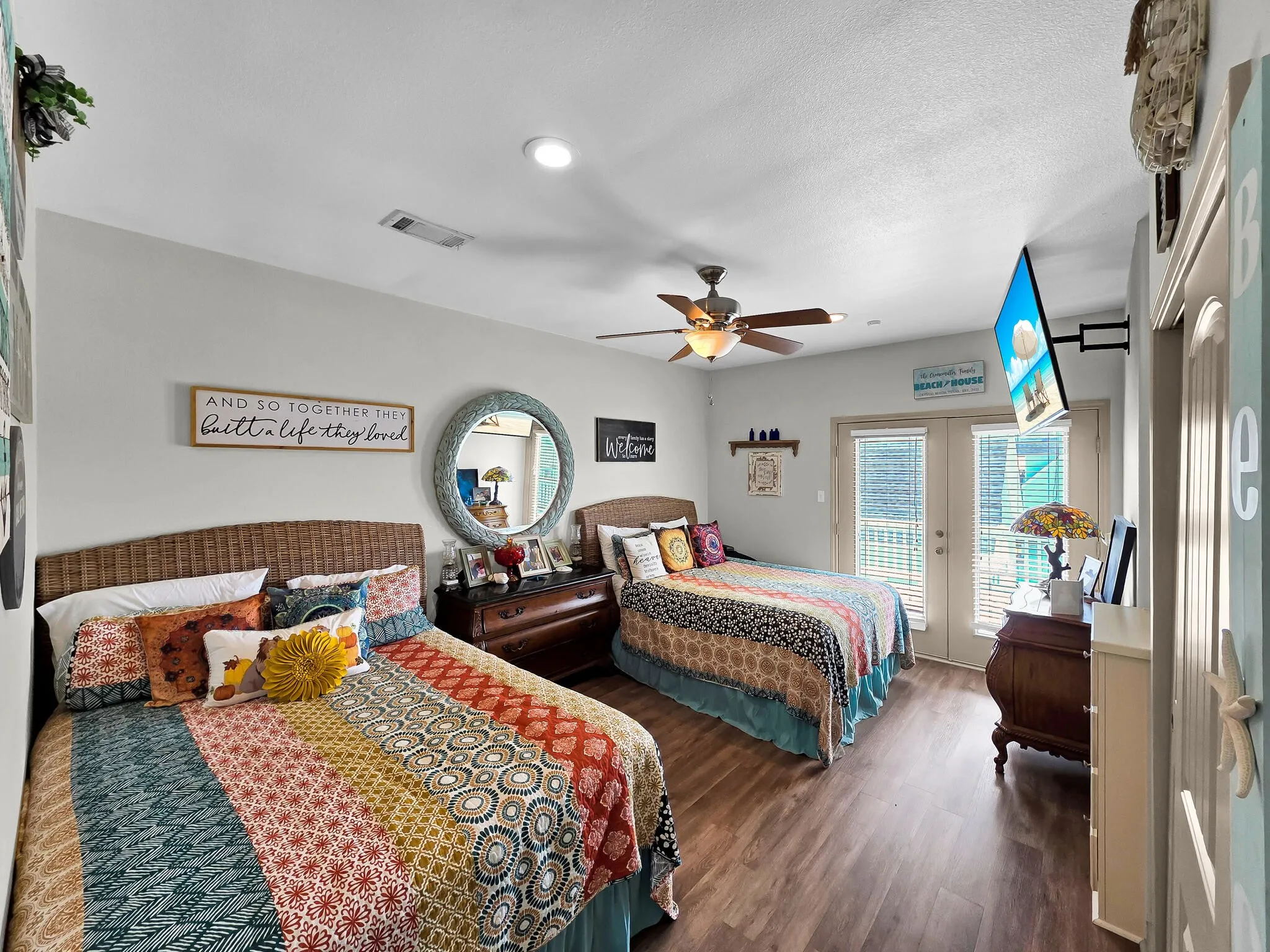 Single Family Residence For Sale in Galveston County , 931 Bahama Dr, Crystal Beach, Texas 77650, 4 Bedroom, 3 Bathroom, 1 Garage spaces, 2,392 Sqft, built in 2011, Preowned, mls#21237676, Real Estate Agent in Crystal Beach, Homes For Sale in Galveston county, Homes For Sale in Crystal Beach, Realtor in Crystal Beach Texas, Real Estate Brokerage Independent Realty Texas, Luminita Cordes Realtor