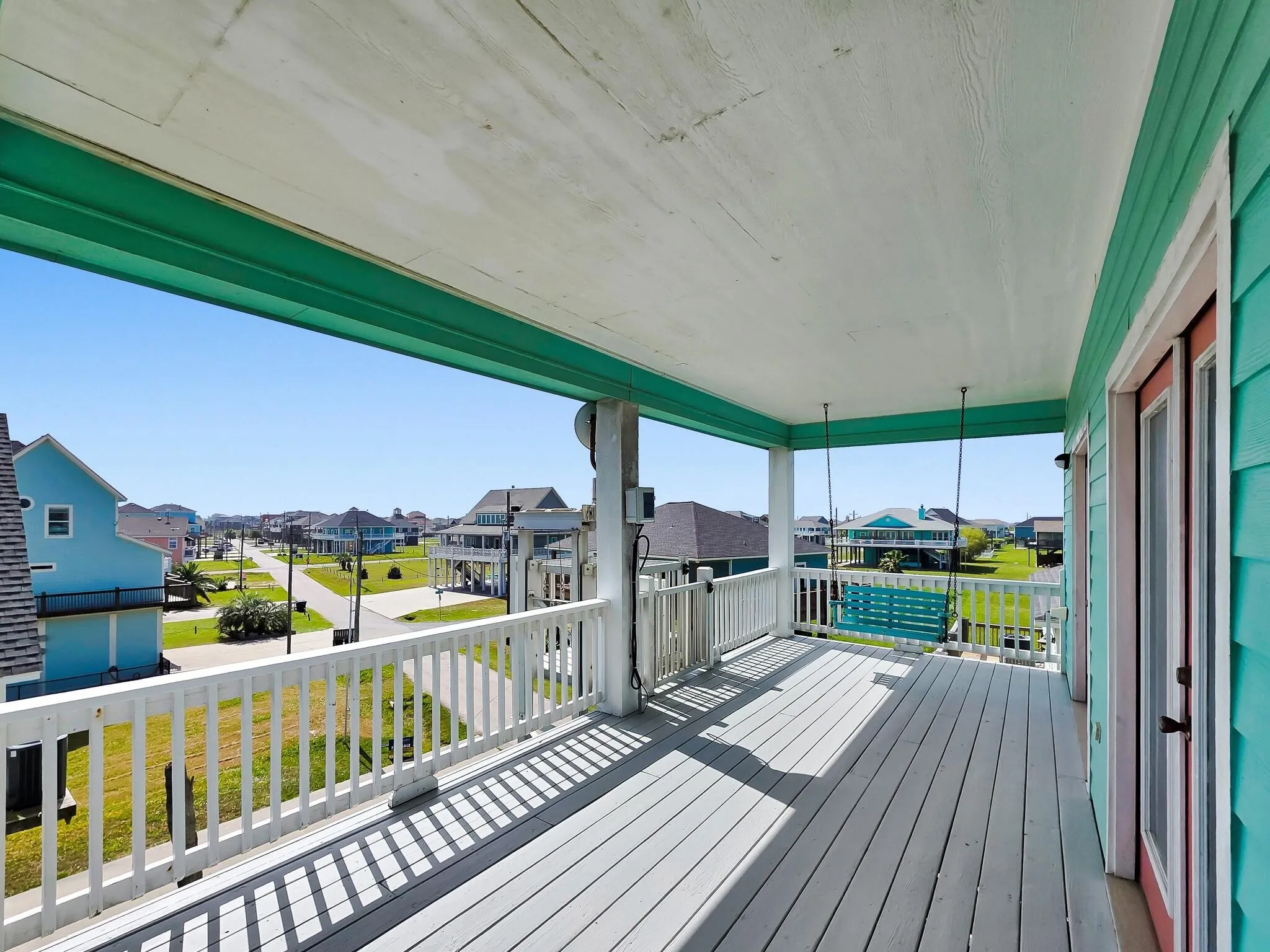 Single Family Residence For Sale in Galveston County , 931 Bahama Dr, Crystal Beach, Texas 77650, 4 Bedroom, 3 Bathroom, 1 Garage spaces, 2,392 Sqft, built in 2011, Preowned, mls#21237676, Real Estate Agent in Crystal Beach, Homes For Sale in Galveston county, Homes For Sale in Crystal Beach, Realtor in Crystal Beach Texas, Real Estate Brokerage Independent Realty Texas, Luminita Cordes Realtor