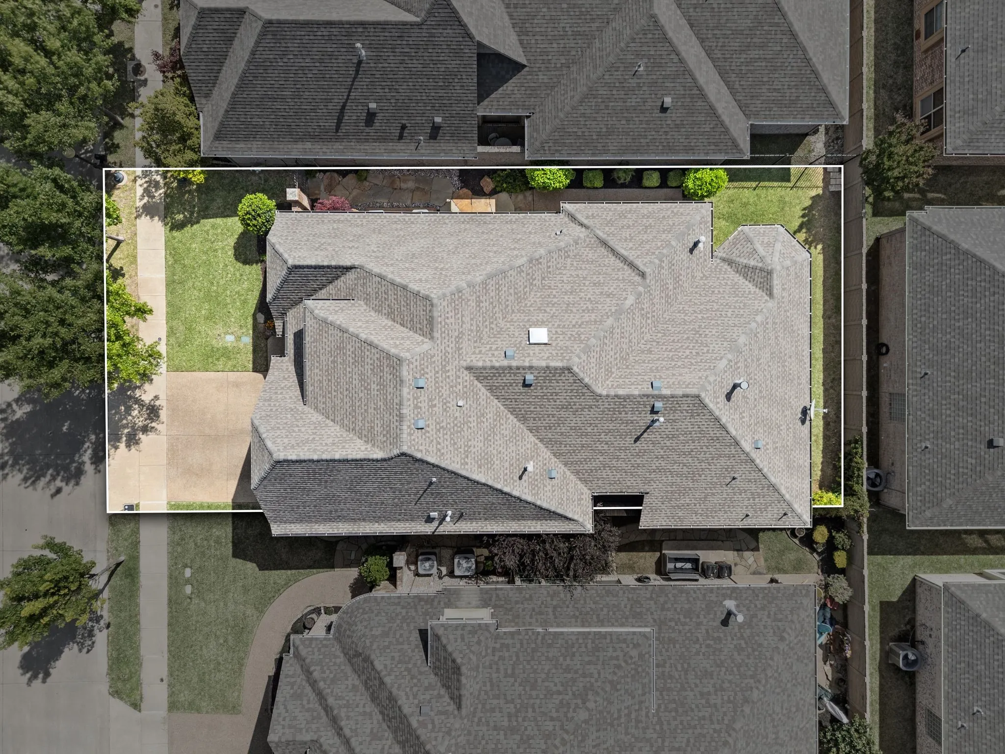 Single Family Residence For Sale in Tarrant County , 724 E Hill Street, Keller, Texas 76248, 3 Bedroom, 3 Bathroom, 2 Garage spaces, 2,712 Sqft, built in 2012, Preowned, Price $720,000, mls#21235185, Real Estate Agent in Keller, Homes For Sale in Tarrant county, Homes For Sale in Keller, Realtor in Keller Texas, Real Estate Brokerage Independent Realty Texas, Luminita Cordes Realtor