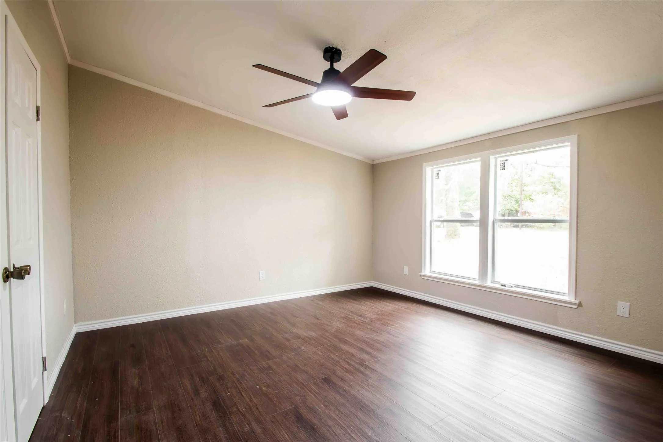 Master bedroom is 13x13