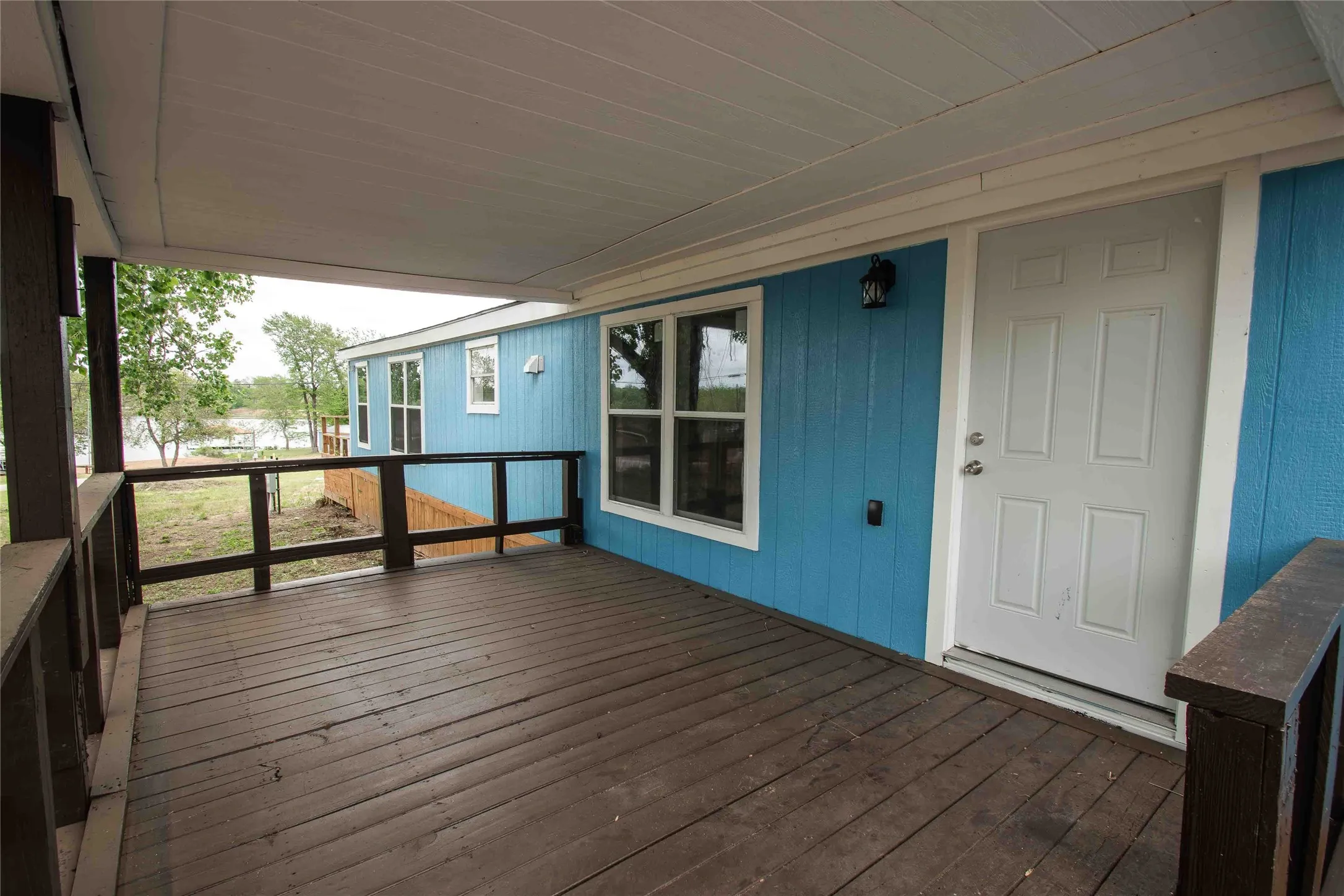 Large front porch with view of the lake