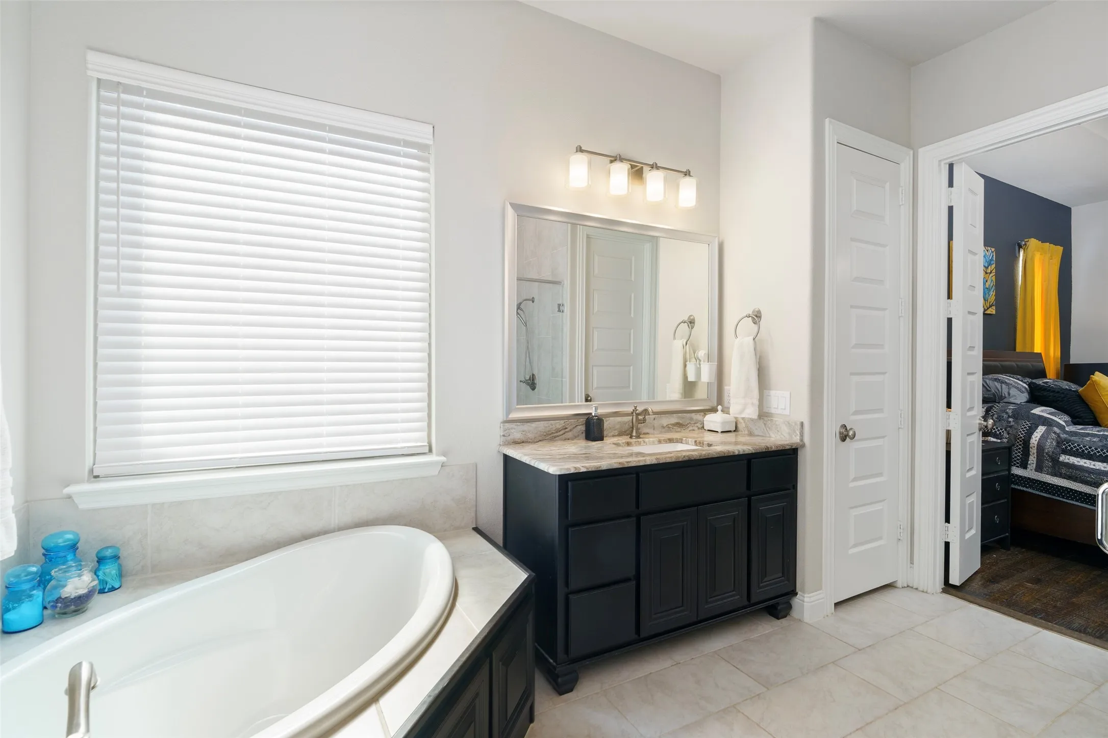 Single Family Residence For Sale in Grayson County , 191 Daniel Drive, Van Alstyne, Texas 75495, 5 Bedroom, 5 Bathroom, 3 Garage spaces, 4,007 Sqft, built in 2021, mls#21238282, Real Estate Agent in Van Alstyne, Homes For Sale in Grayson county, Homes For Sale in Van Alstyne, Realtor in Van Alstyne Texas, Real Estate Brokerage Independent Realty Texas, Luminita Cordes Realtor