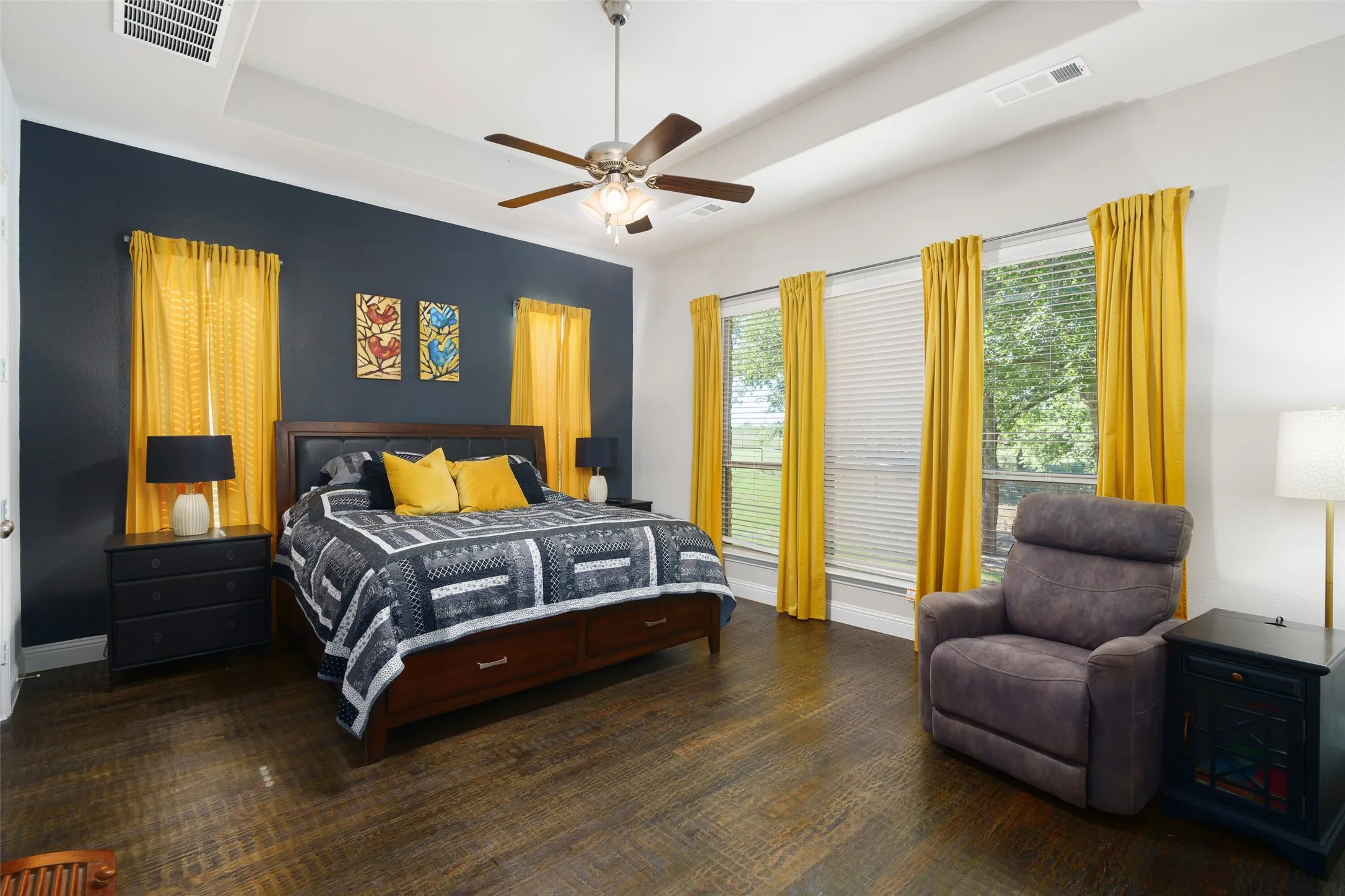 Single Family Residence For Sale in Grayson County , 191 Daniel Drive, Van Alstyne, Texas 75495, 5 Bedroom, 5 Bathroom, 3 Garage spaces, 4,007 Sqft, built in 2021, mls#21238282, Real Estate Agent in Van Alstyne, Homes For Sale in Grayson county, Homes For Sale in Van Alstyne, Realtor in Van Alstyne Texas, Real Estate Brokerage Independent Realty Texas, Luminita Cordes Realtor