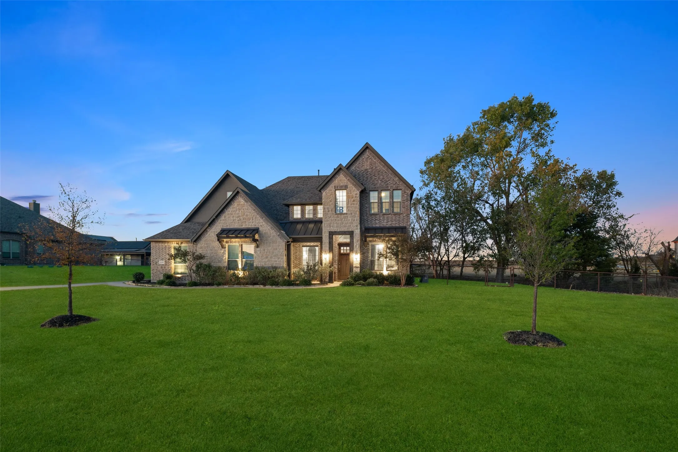 Single Family Residence For Sale in Grayson County , 191 Daniel Drive, Van Alstyne, Texas 75495, 5 Bedroom, 5 Bathroom, 3 Garage spaces, 4,007 Sqft, built in 2021, mls#21238282, Real Estate Agent in Van Alstyne, Homes For Sale in Grayson county, Homes For Sale in Van Alstyne, Realtor in Van Alstyne Texas, Real Estate Brokerage Independent Realty Texas, Luminita Cordes Realtor