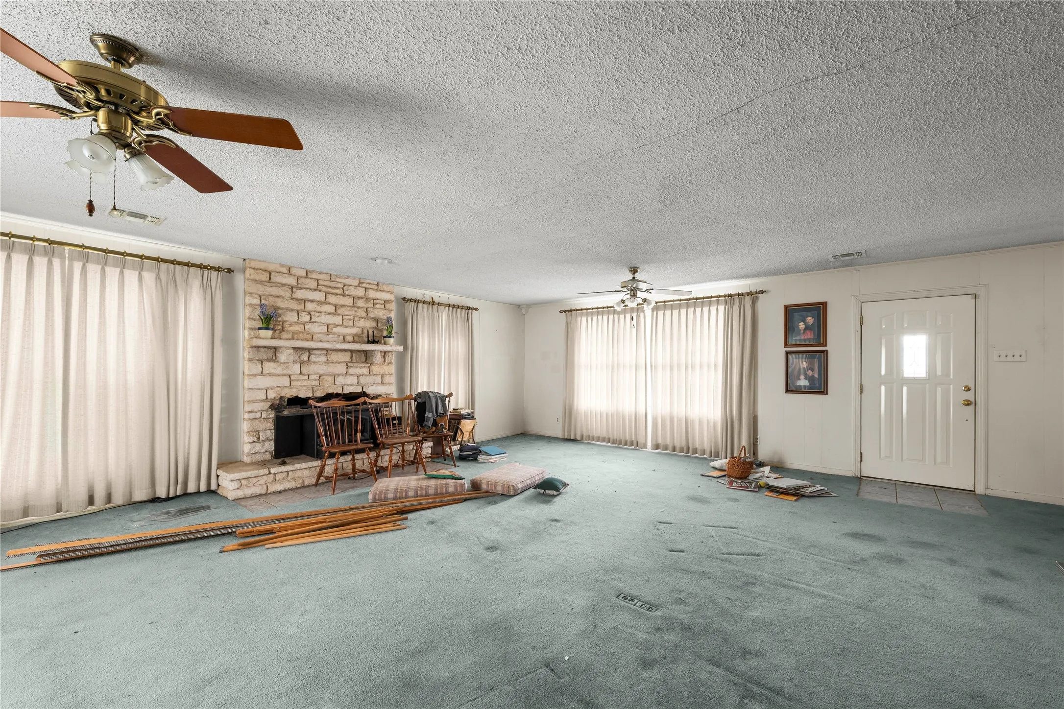 Farm For Sale in Mc Lennan County , 1000 Mcdonald Lane, Bellmead, Texas 76705, 3 Bedrooms, 2 Bathrooms, Garage spaces, 3,139 Sqft, built in 1958, Price $862,560, mls#21236429, Real Estate Agent in Bellmead, Homes For Sale in Mc Lennan county, Homes For Sale in Bellmead, Realtor in Bellmead Texas, Real Estate Brokerage Independent Realty Texas, Luminita Cordes Realtor