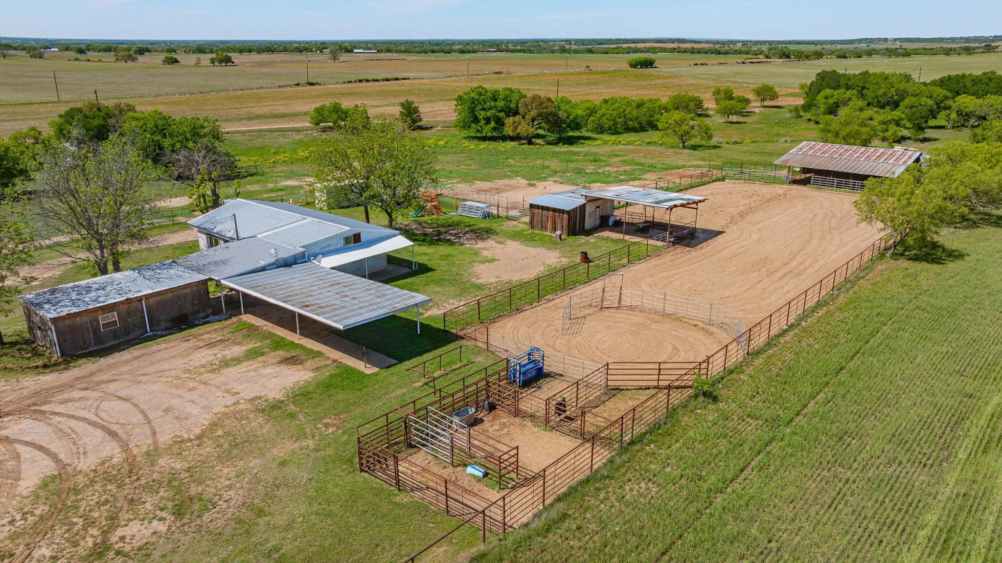 Single Family Residence For Sale in Comanche County , 1301 County Road 440, De Leon, Texas 76444, 3 Bedroom, 1 Bathroom, Garage spaces, 1,130 Sqft, built in 1961, mls#21232137, Real Estate Agent in De Leon, Homes For Sale in Comanche county, Homes For Sale in De Leon, Realtor in De Leon Texas, Real Estate Brokerage Independent Realty Texas, Luminita Cordes Realtor